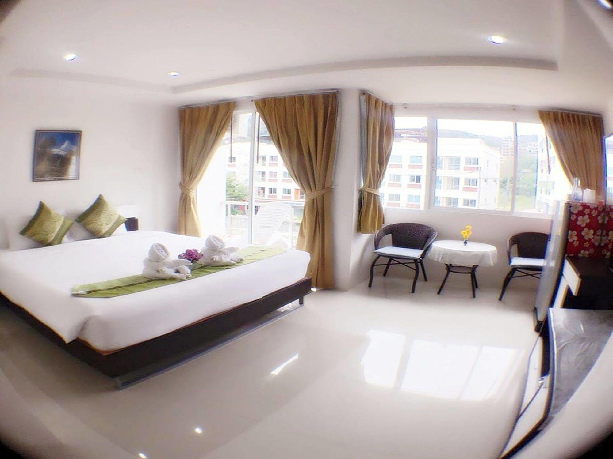 Guest house Swiss House Patong