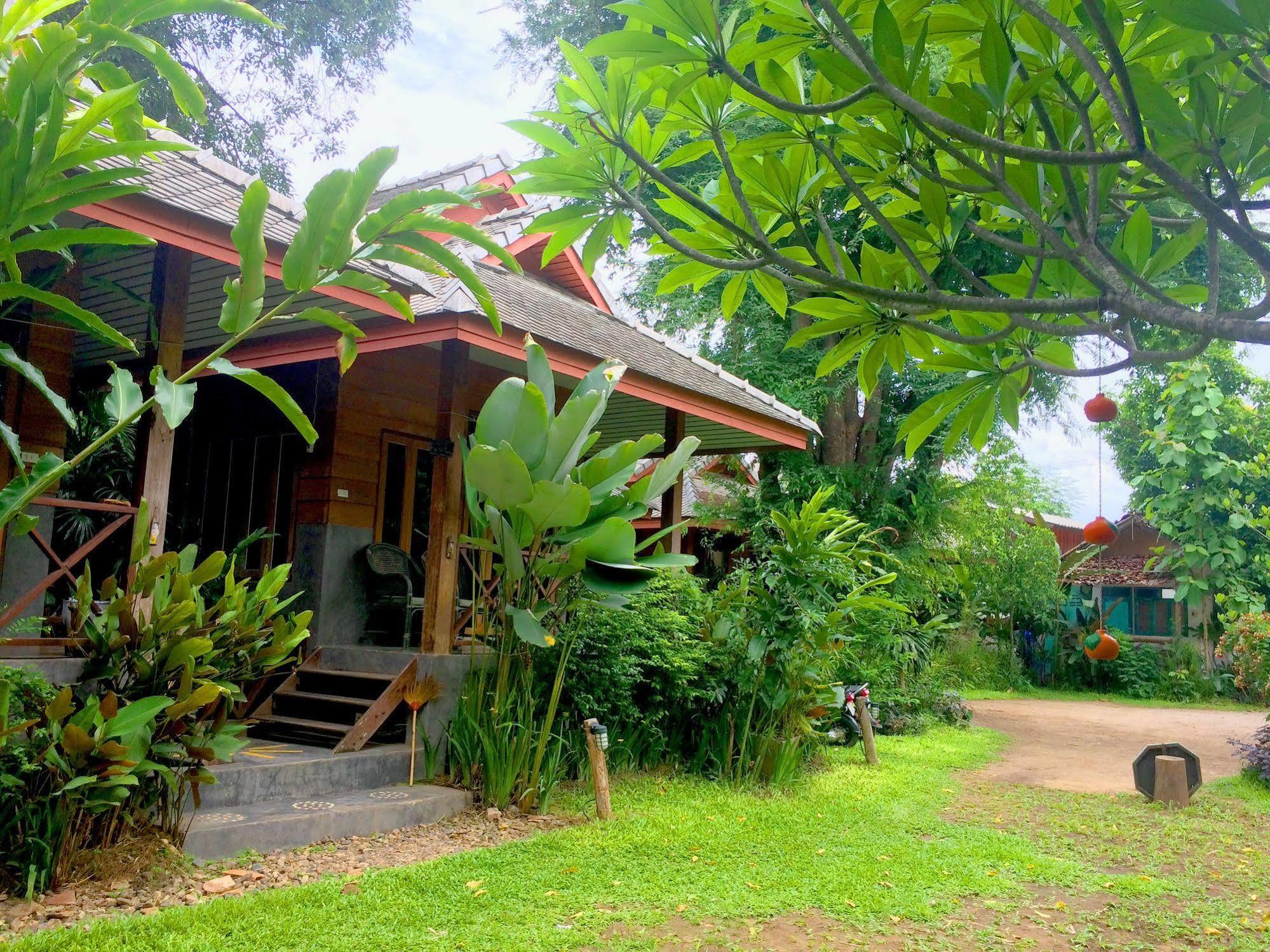 Sawasdeepai River Guest house 2*
