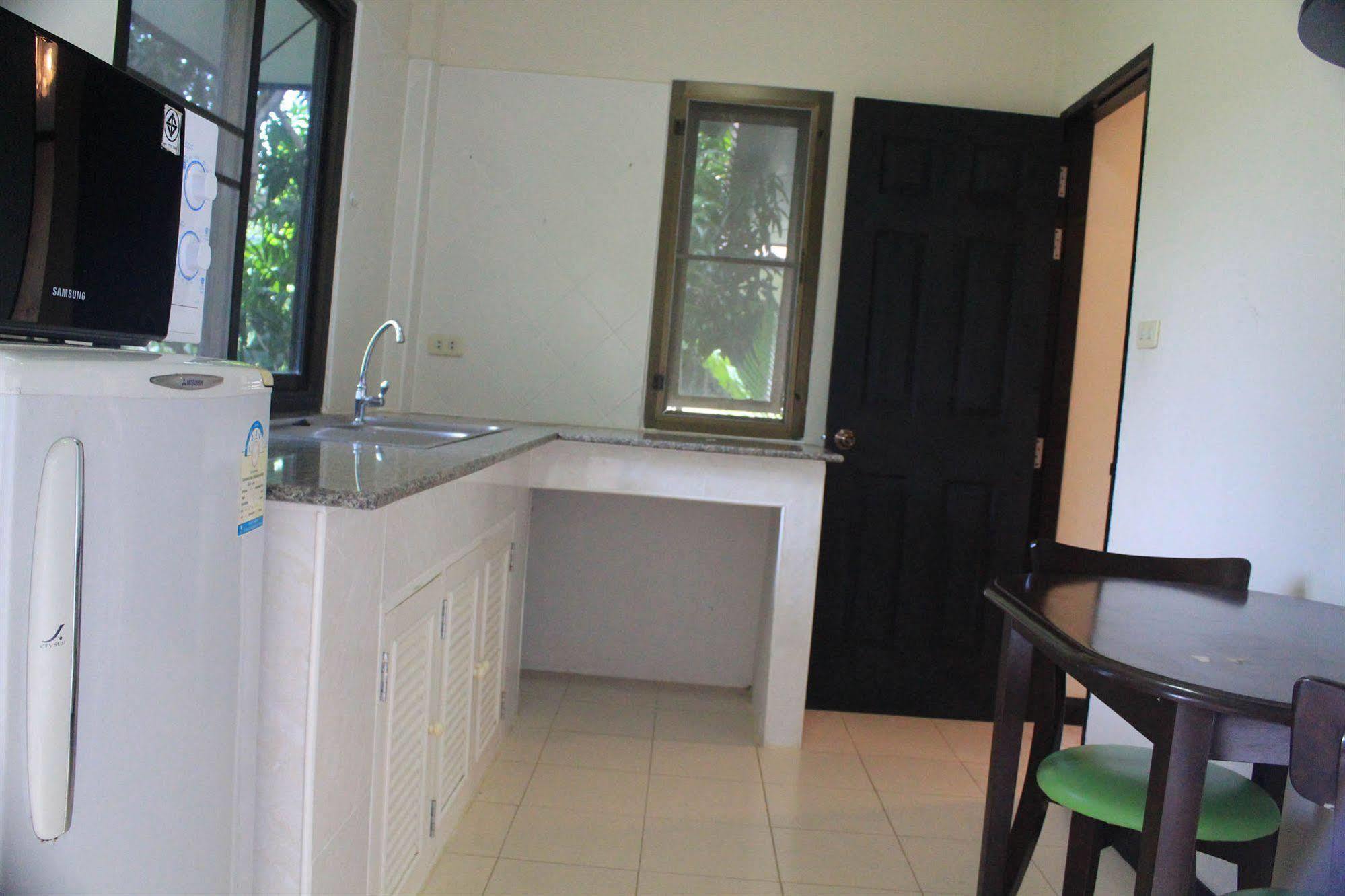Baan Suan Resort *