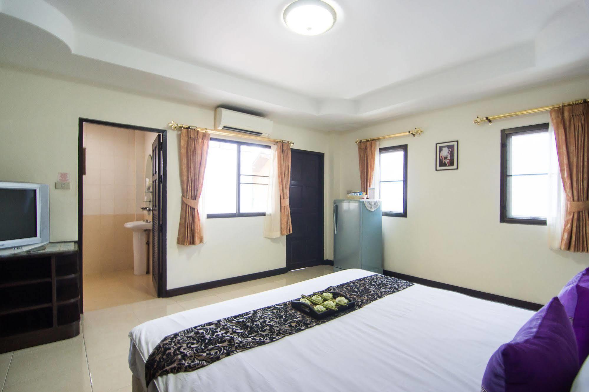 Guest house Happys 2*
