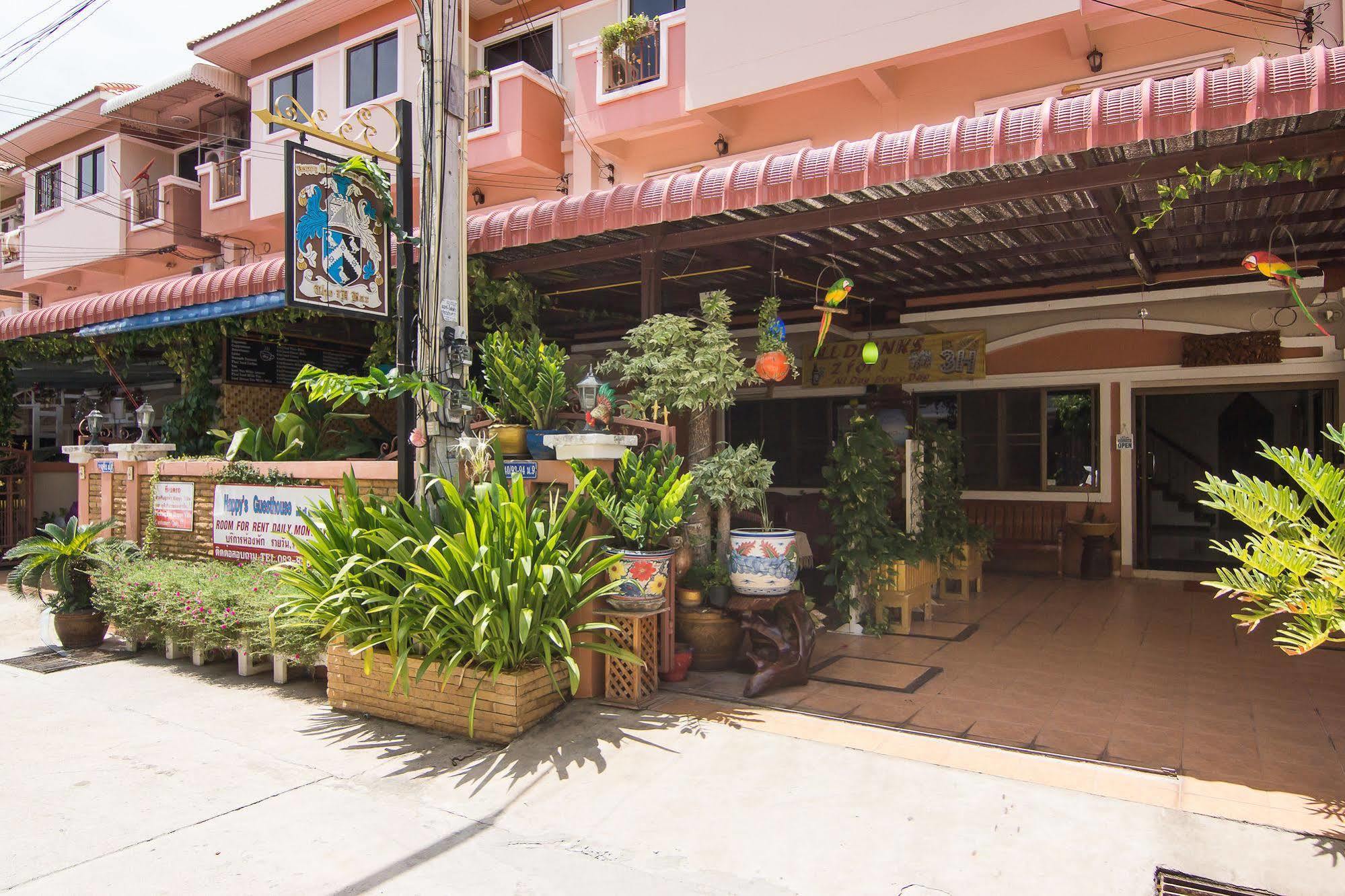 Happys Guest house 2*