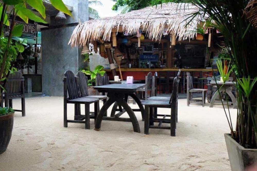 Haad Yao Bungalows 2*