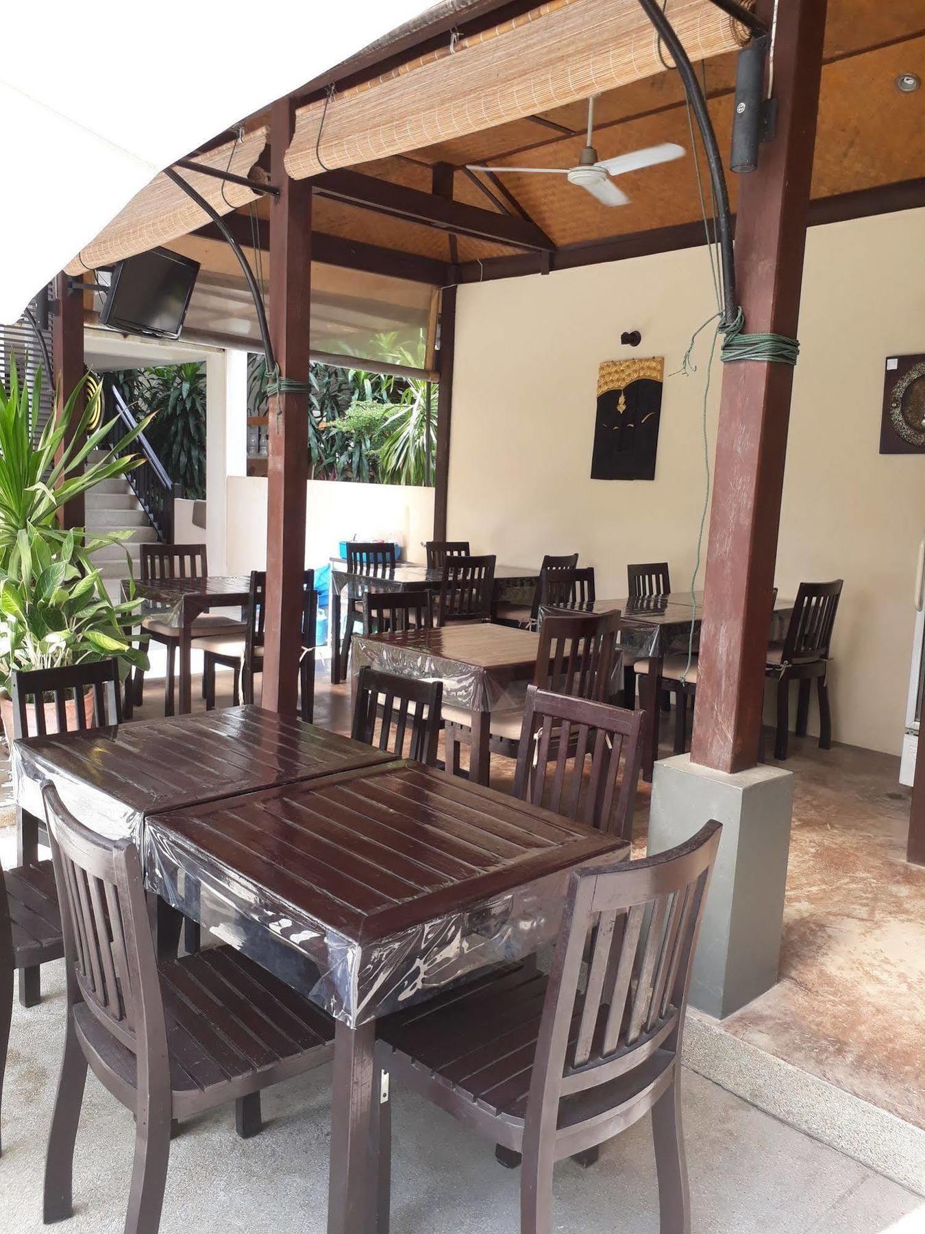 Ampha Place Hotel 3*