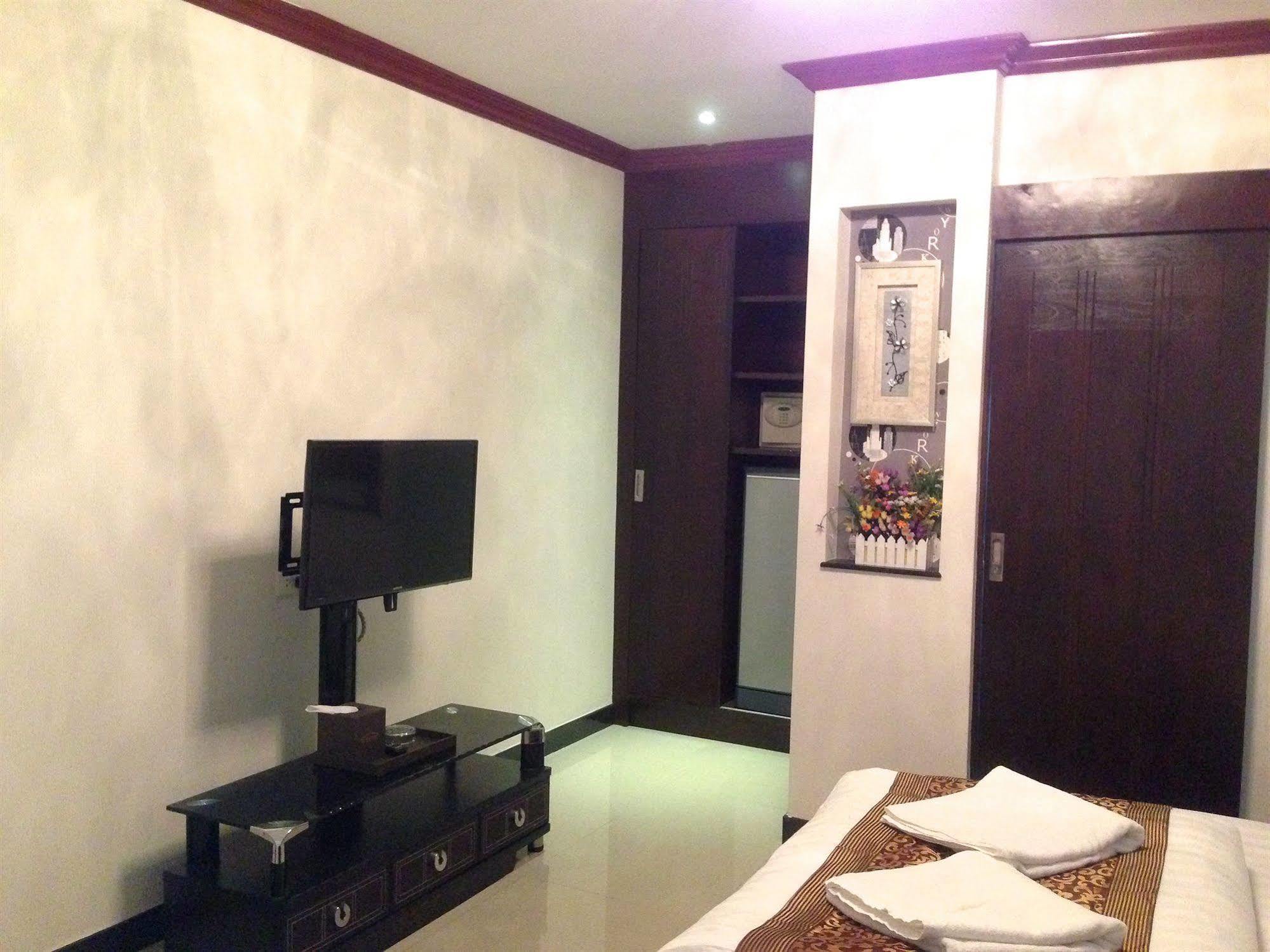 Hotel Katesiree 2*