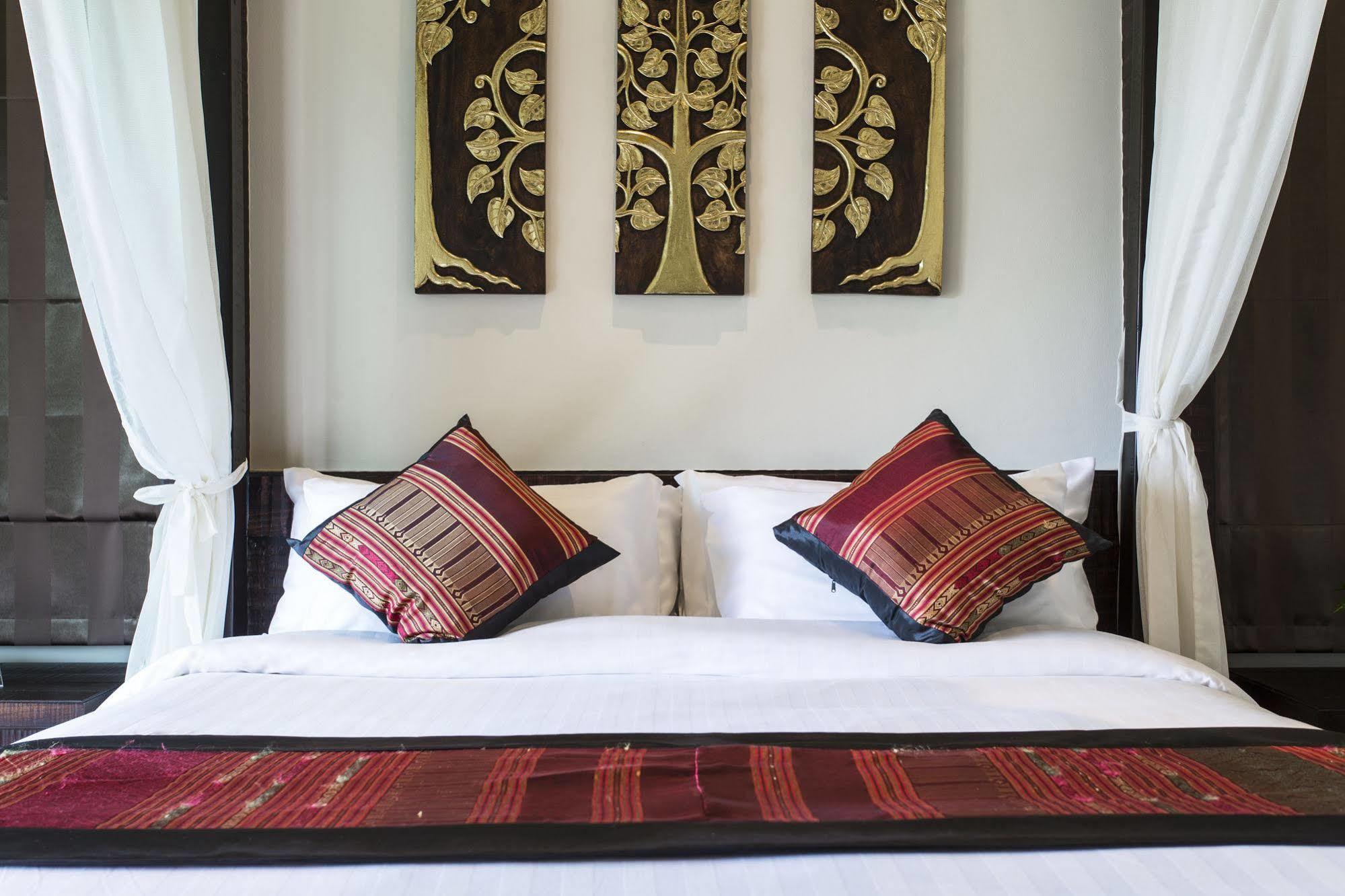 Hotel Away Hot Spring 4*