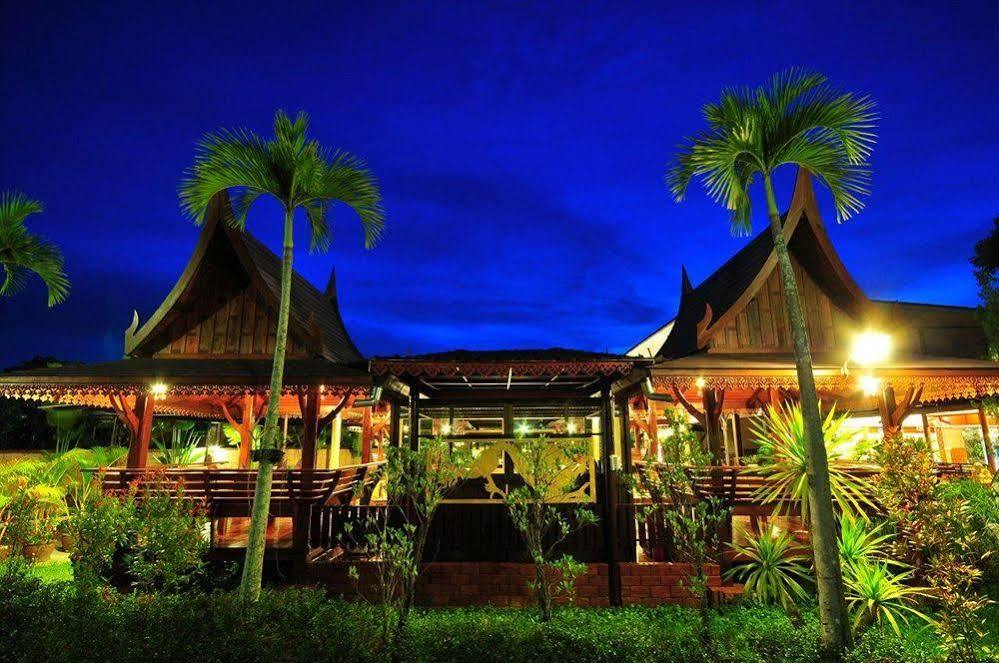 Resort Maleedee Bay