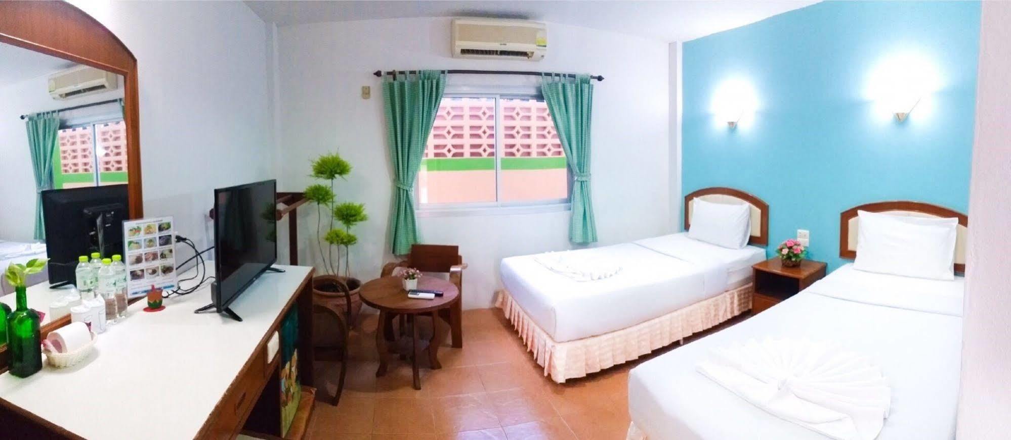 Hotel J.holiday