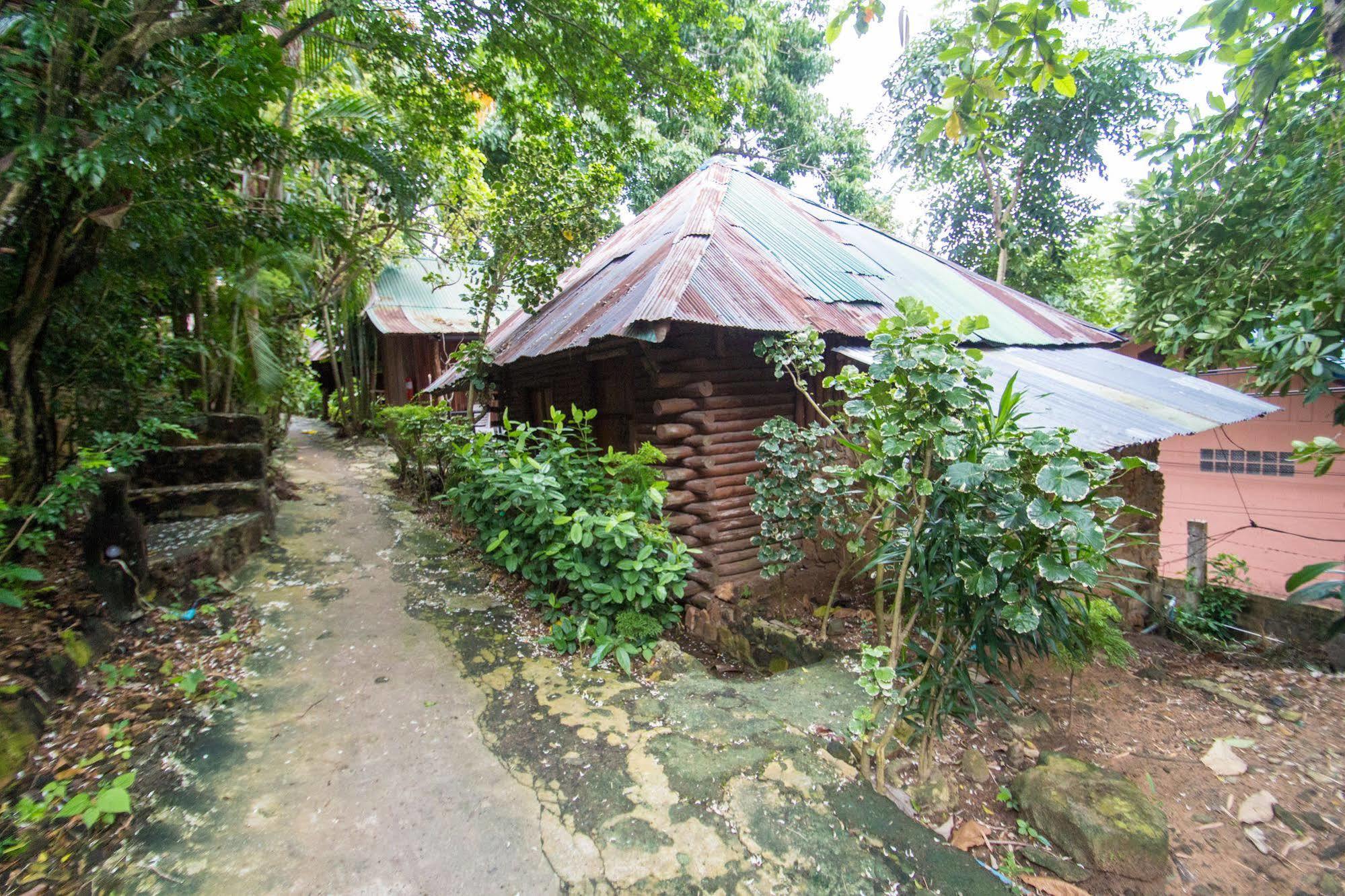 Tropical Garden Resort 2*