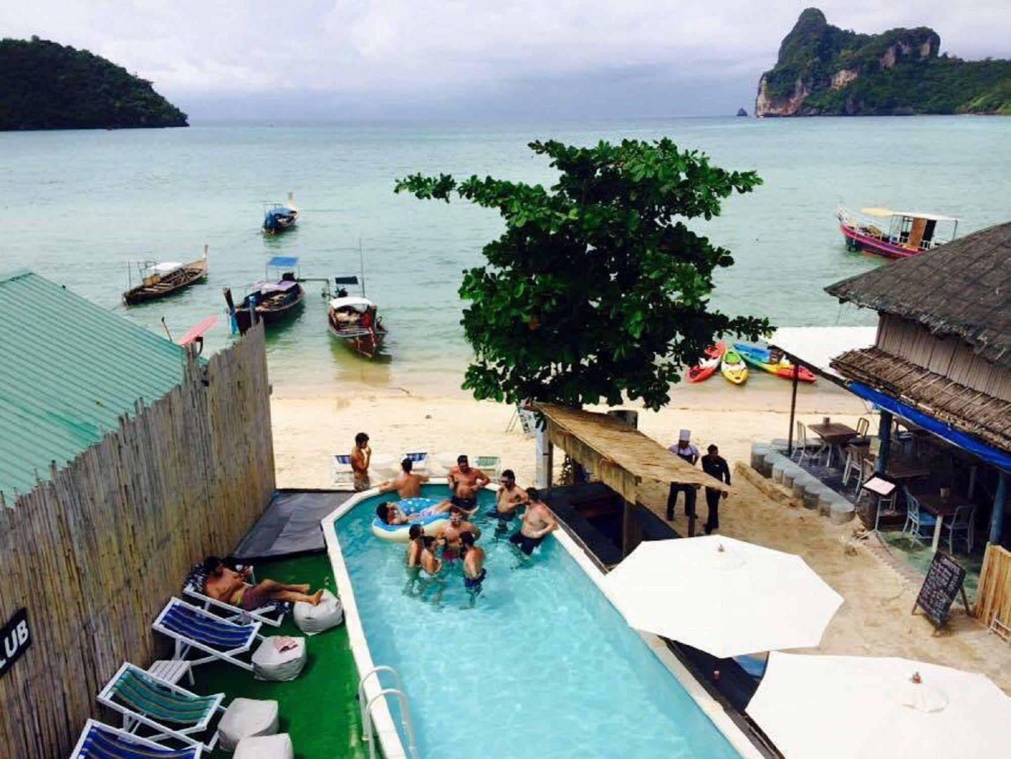 The Beacha Club Hotel Phi Phi Don