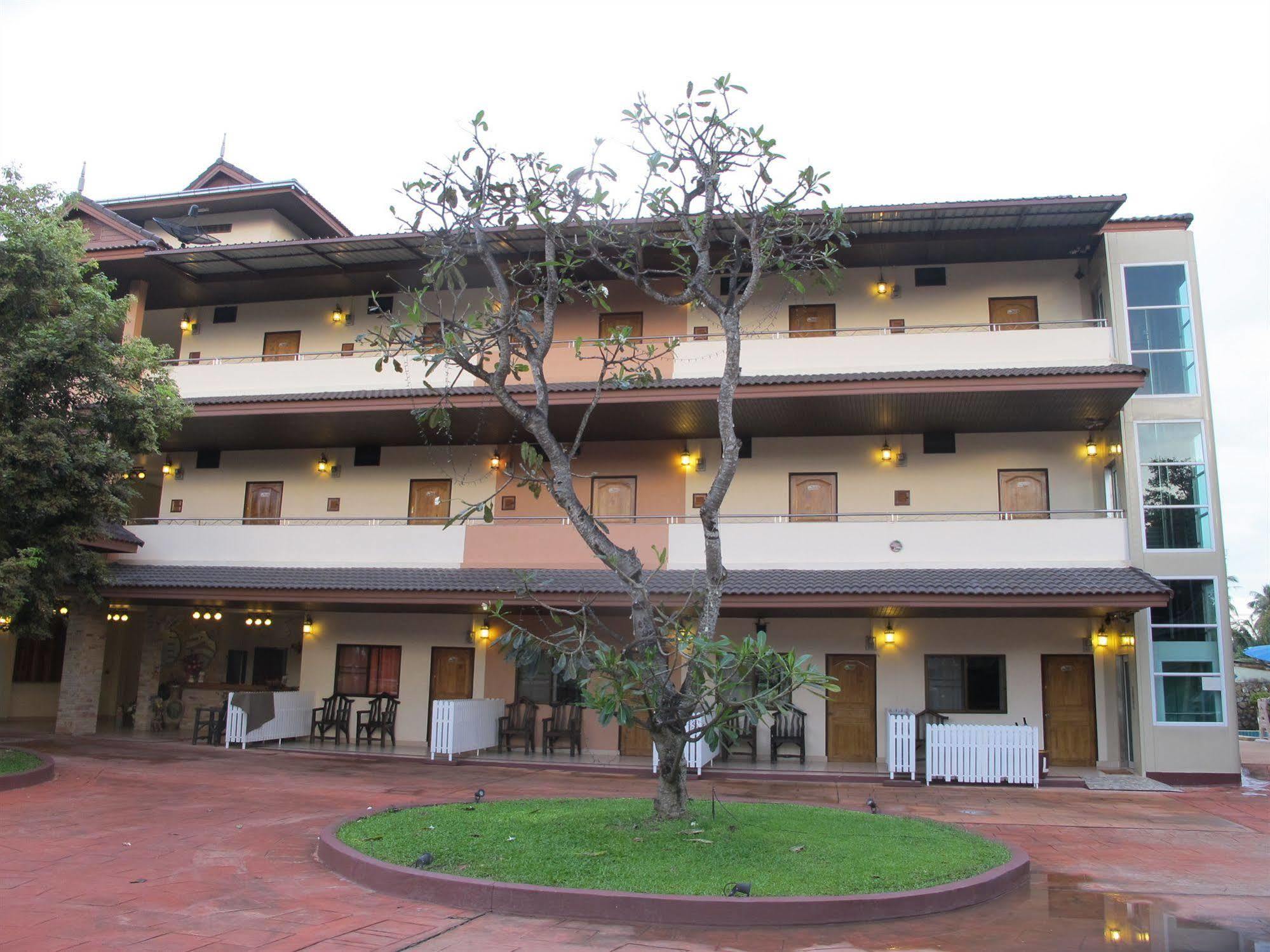 Hotel Baan Tong Tong