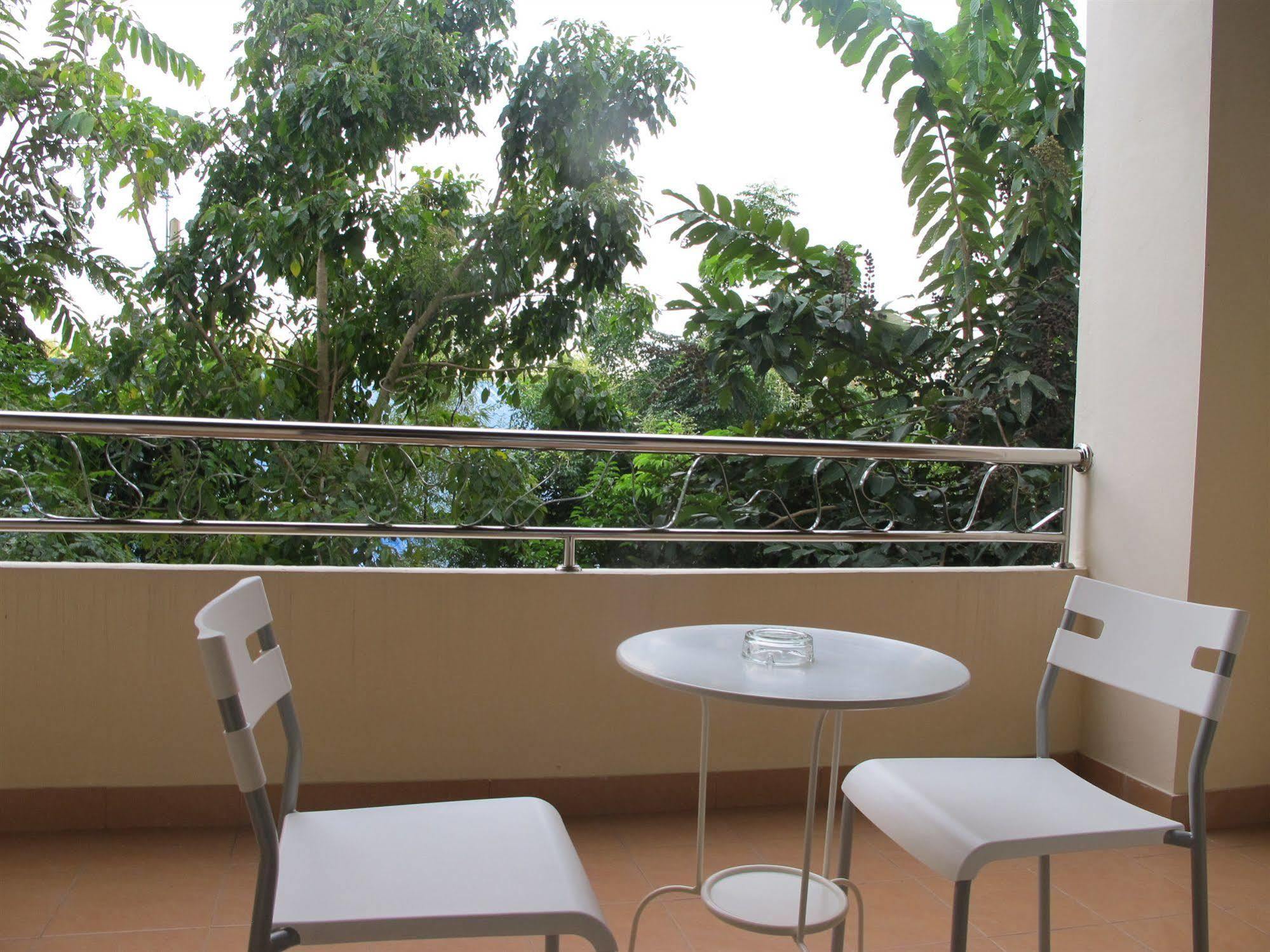 Baan Tong Tong Hotel 2*