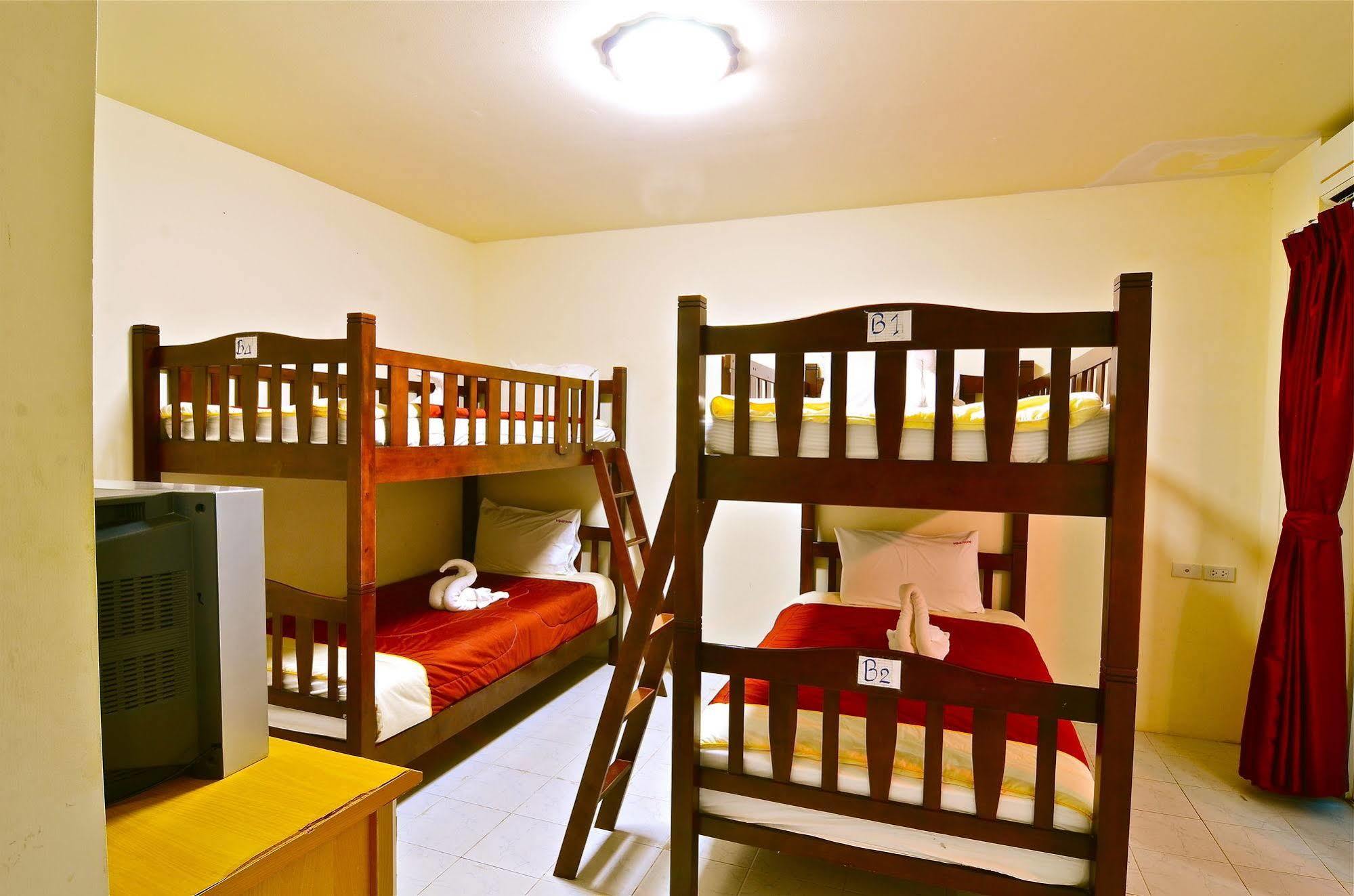 Hotel Square One 3*
