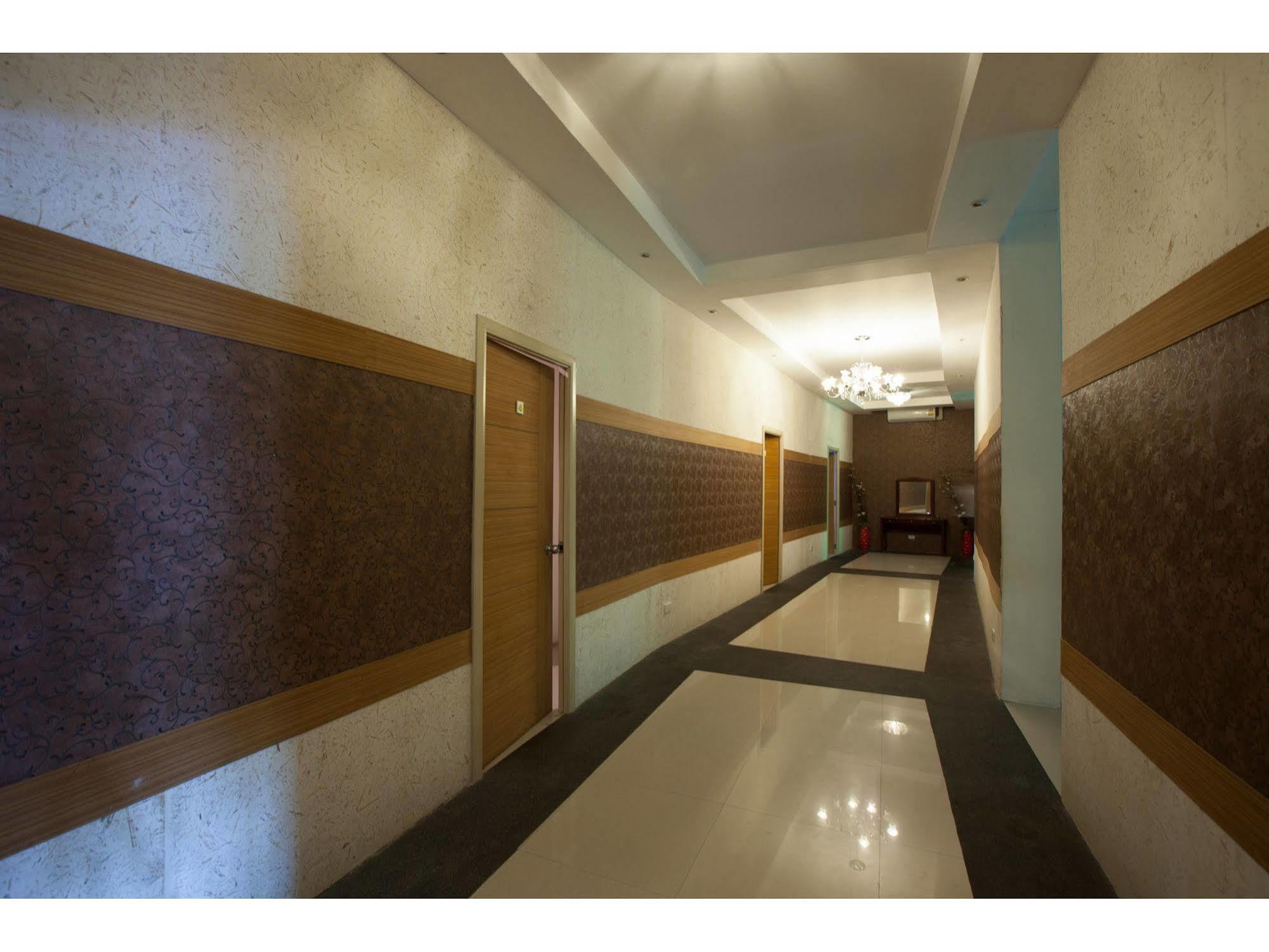 Green Residence Hotel 3*