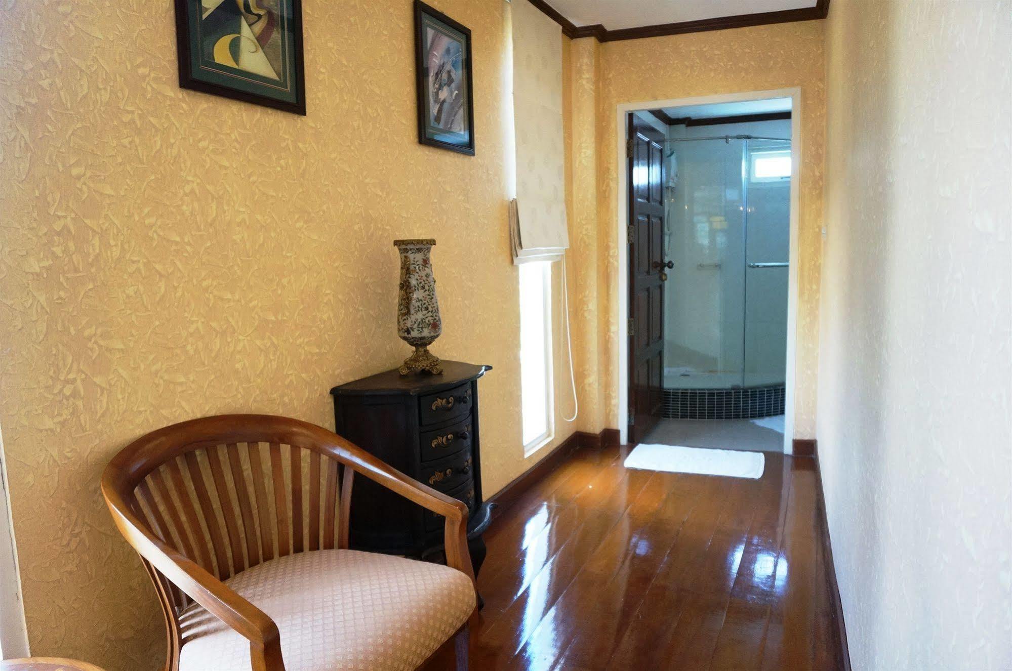 Hotel White - Sha Certified Hua Hin
