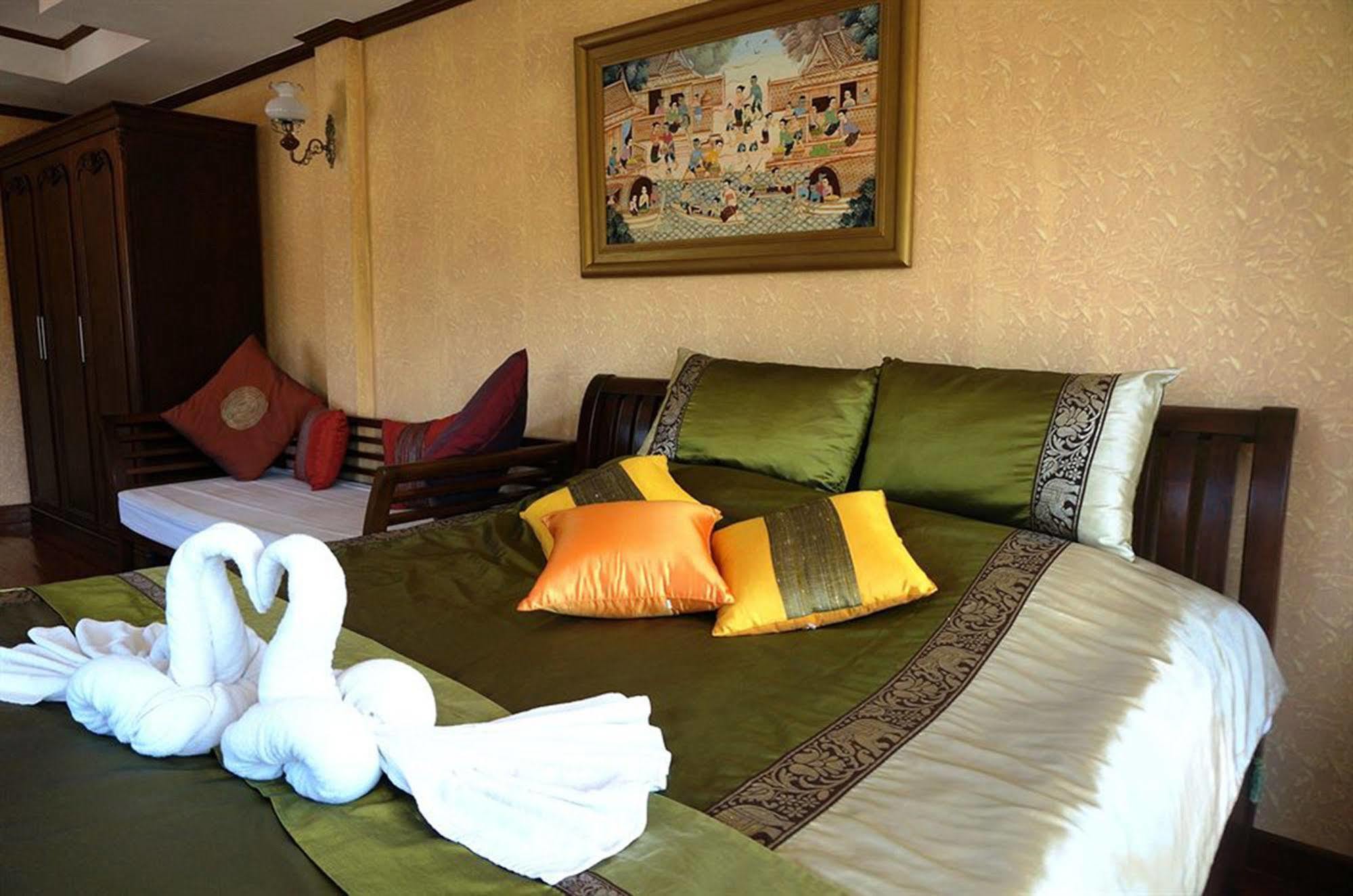 Hotel White - Sha Certified Hua Hin