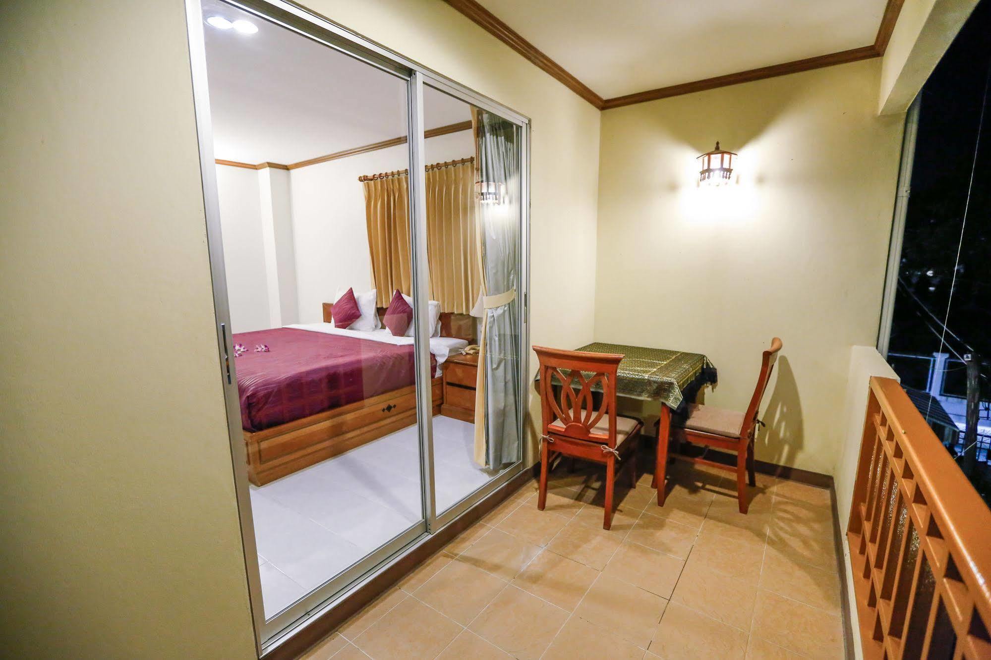 Hotel White - Sha Certified 2*