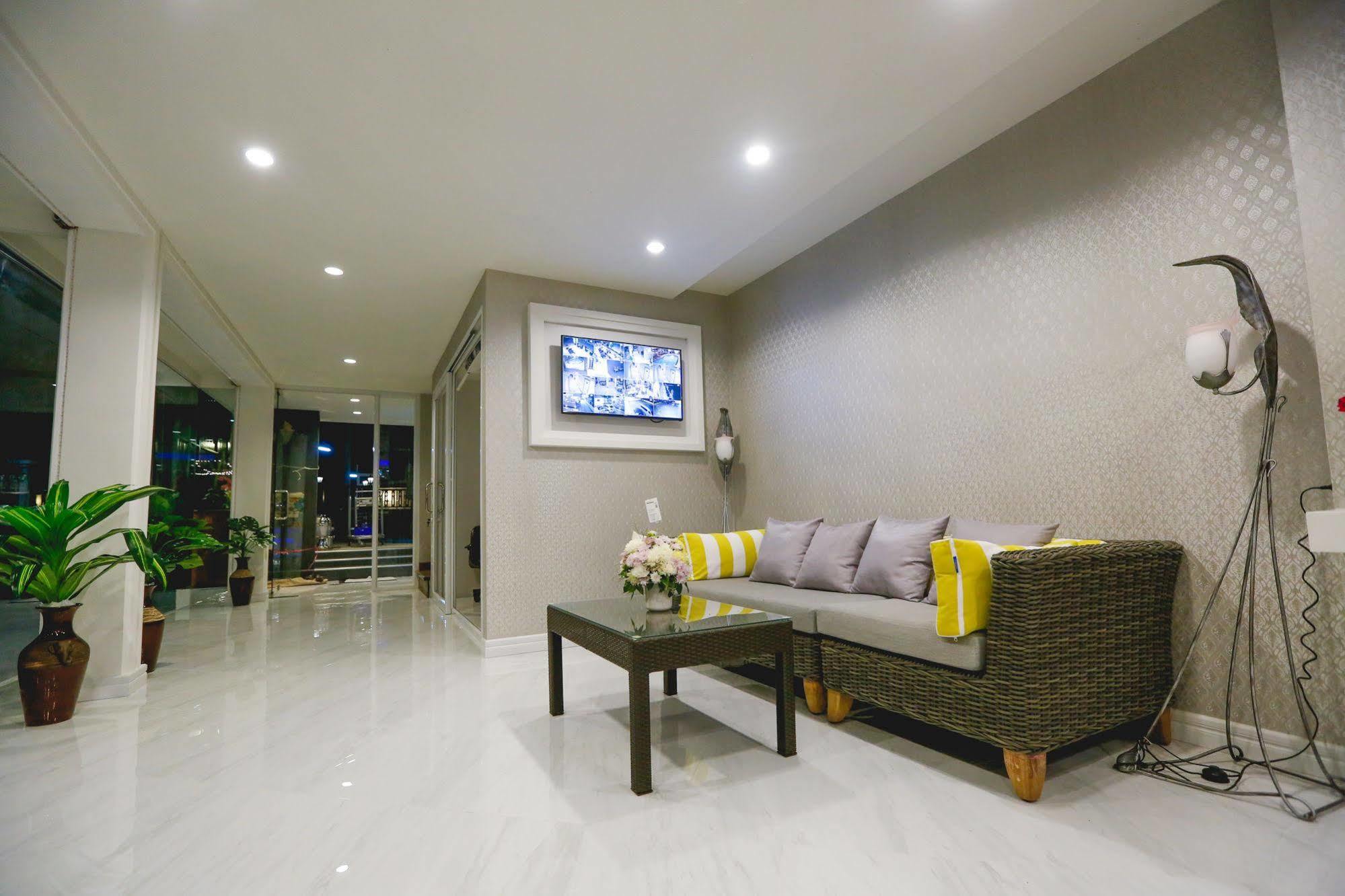 Hotel White - Sha Certified