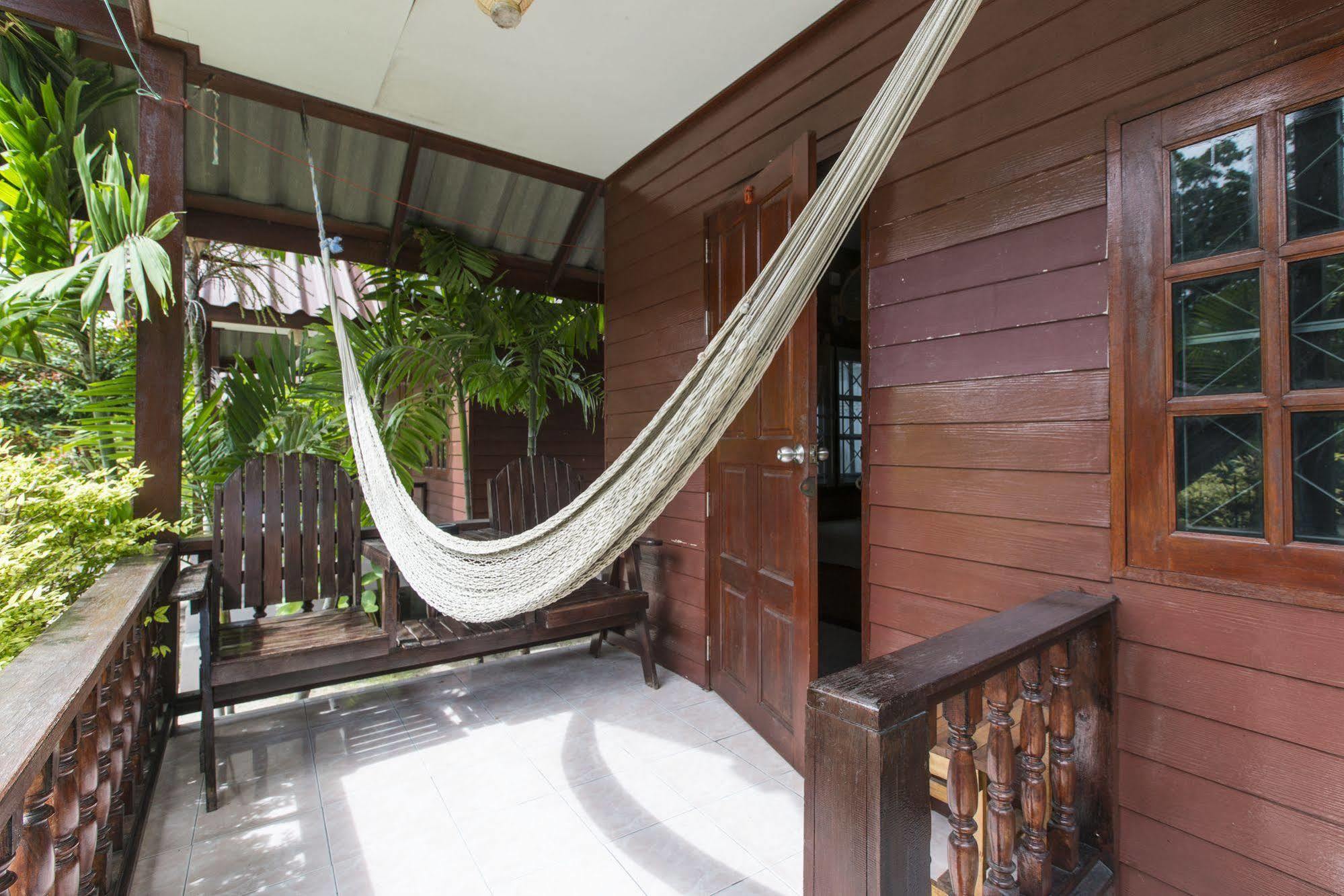 Namthip Homebeach Hotel