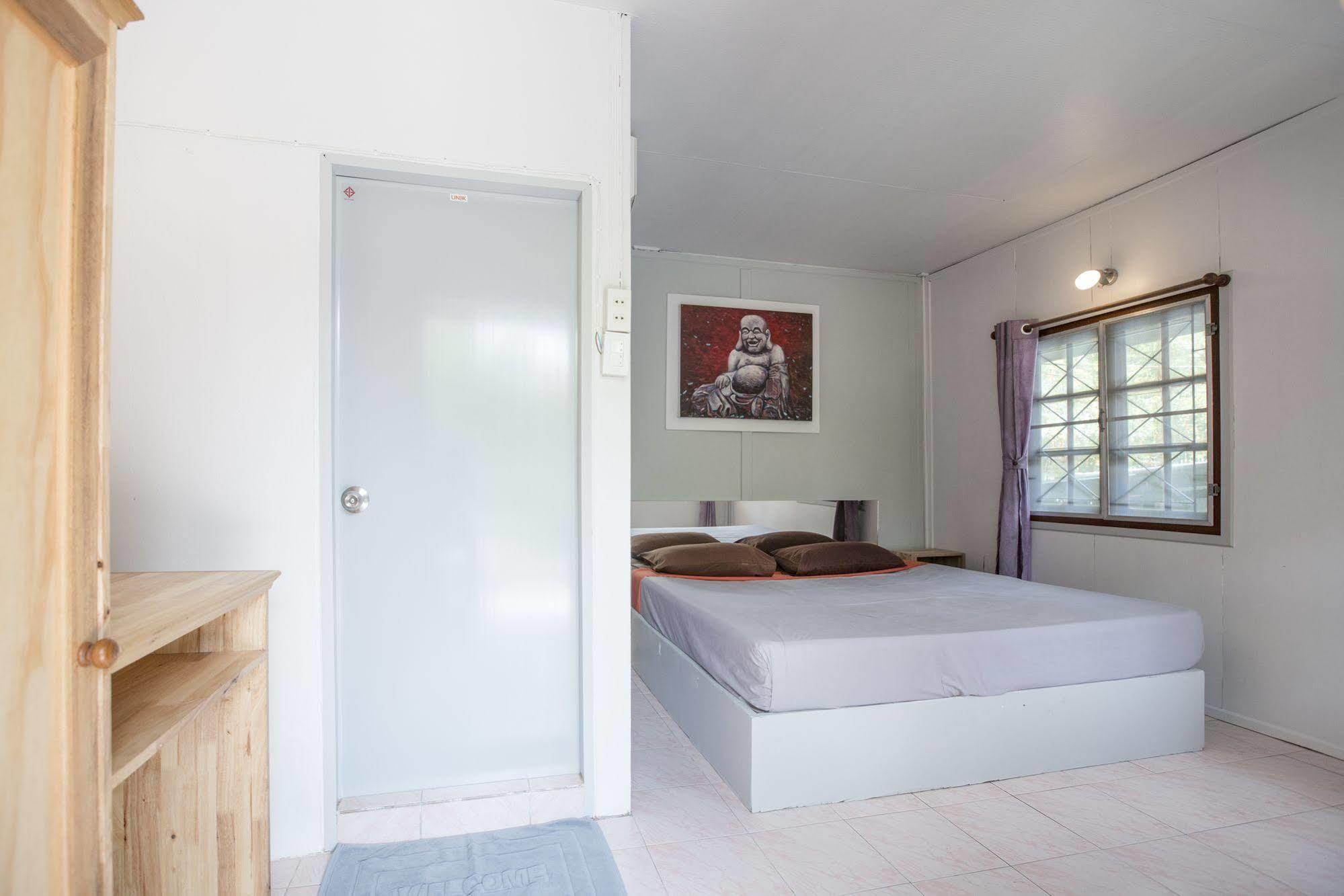 Namthip Homebeach Hotel 3*
