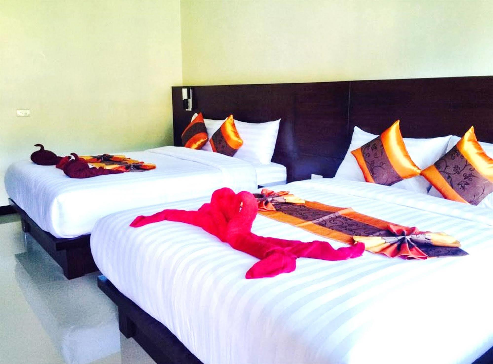 Resort Peaceful , Long - Koh Lanta
