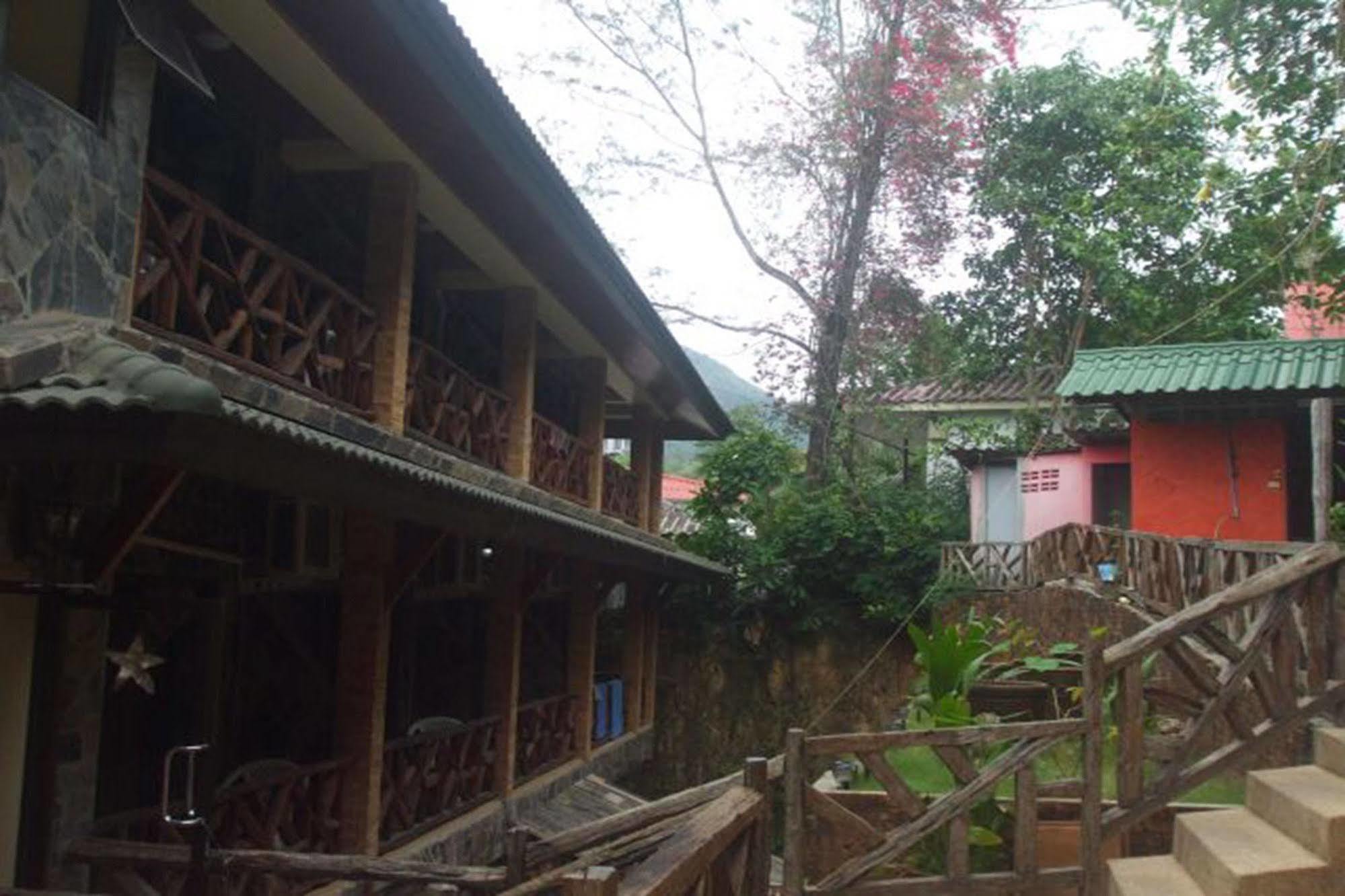Hostel Hut *