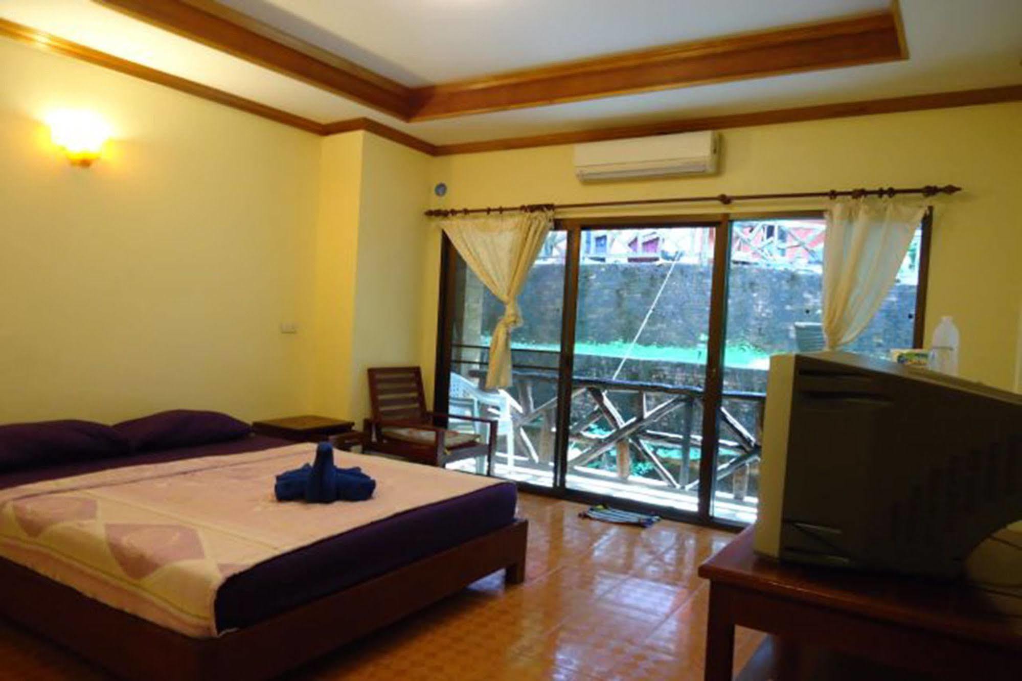 Hostel Hut *