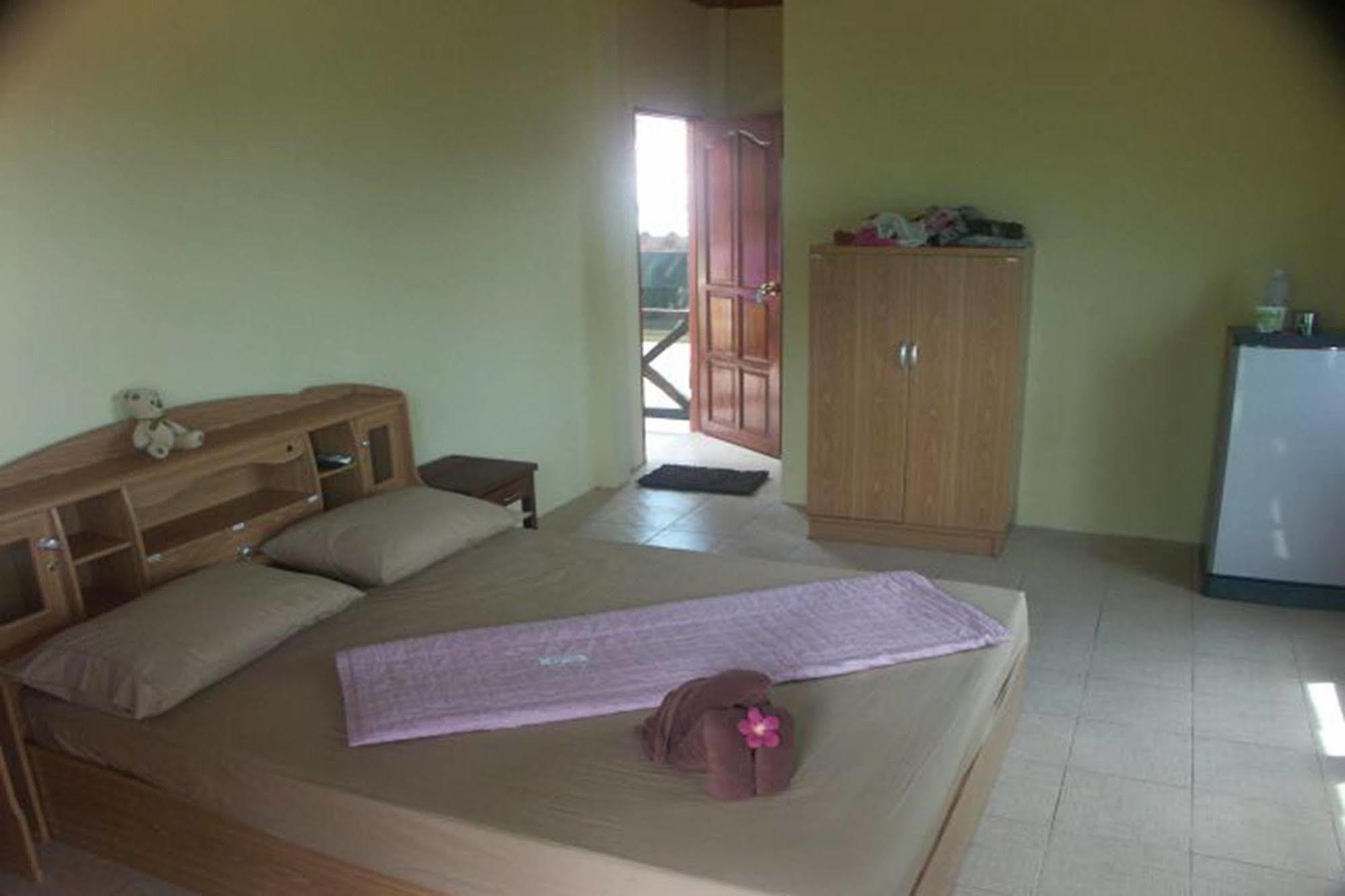 Hostel Hut