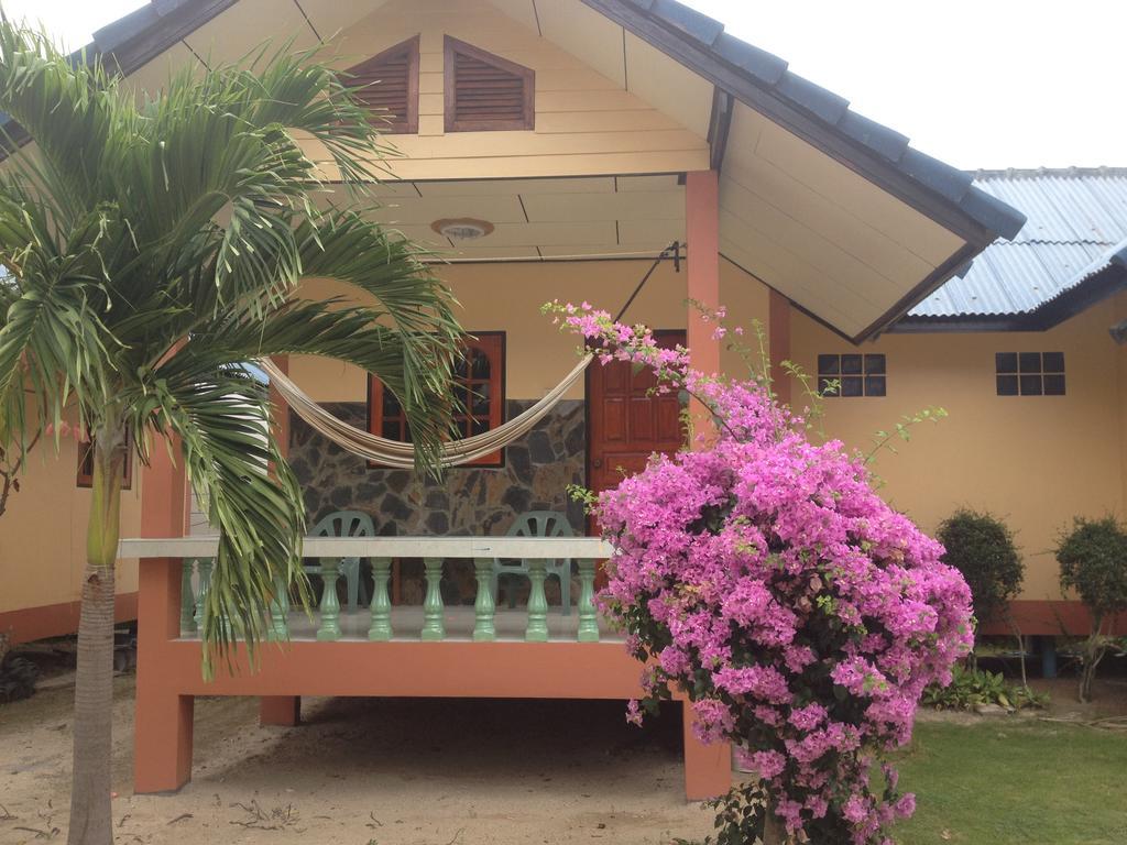 Suksabai Resort *