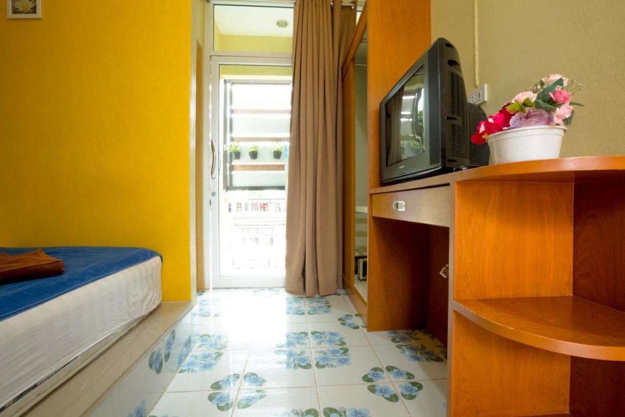 Amonrada House Hostel *