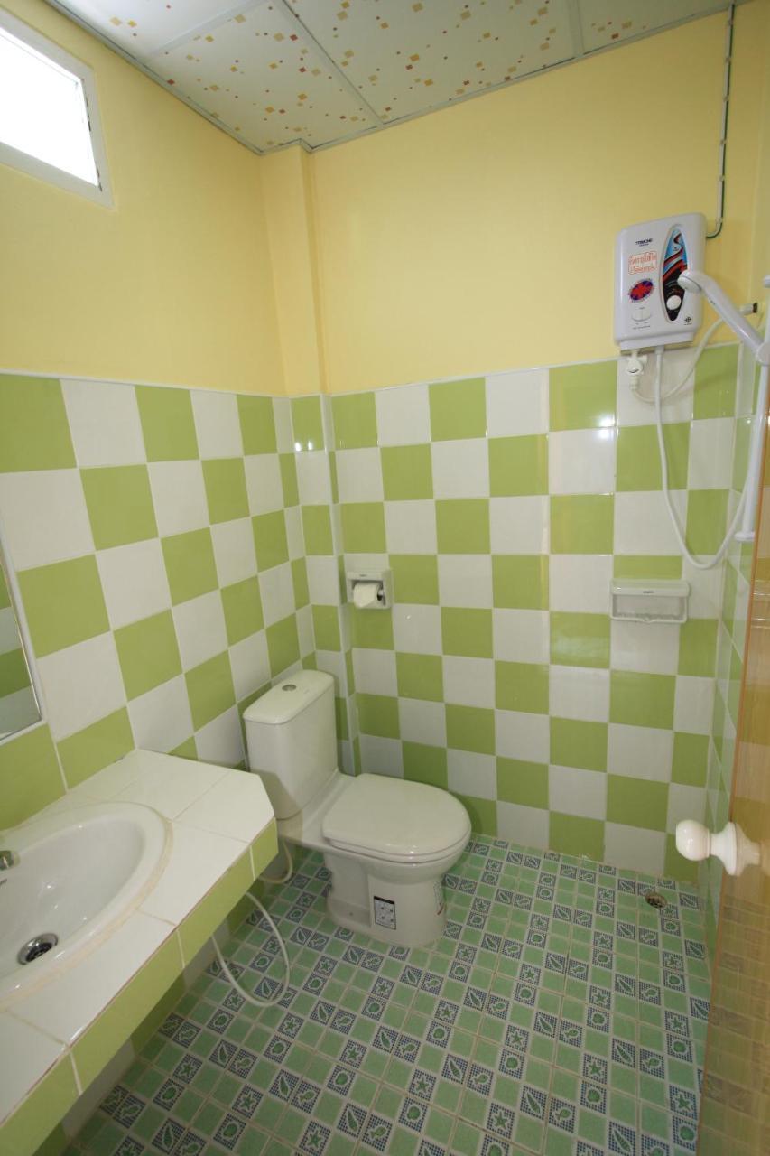 Amonrada House Hostel