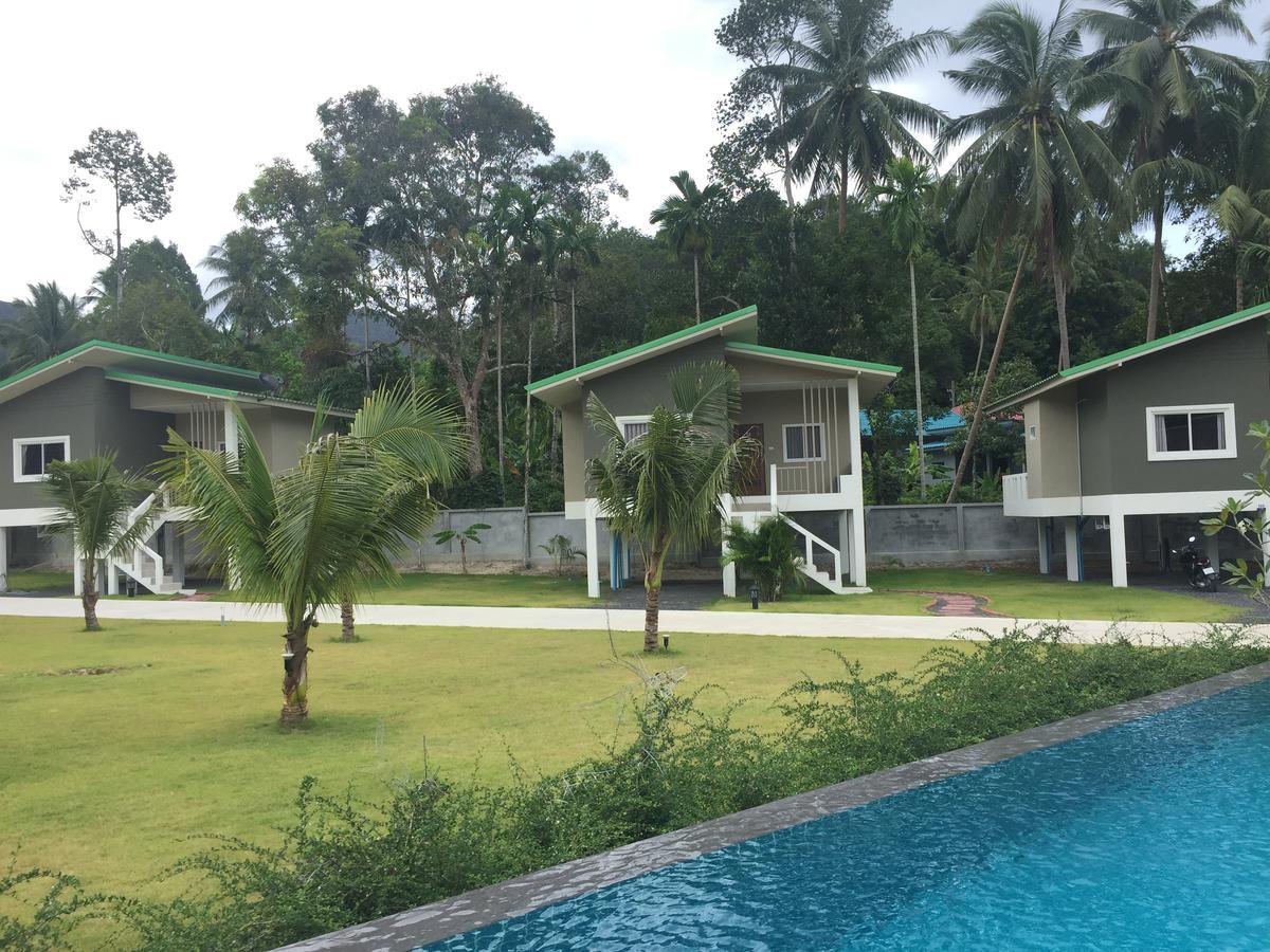 Wanpratheep Village Kohphangan Holiday park *