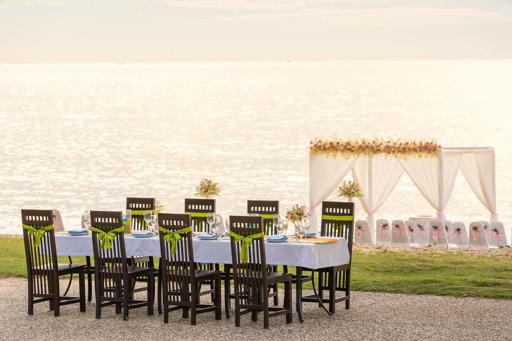 Hive Khaolak Beach (adults Only) 4*