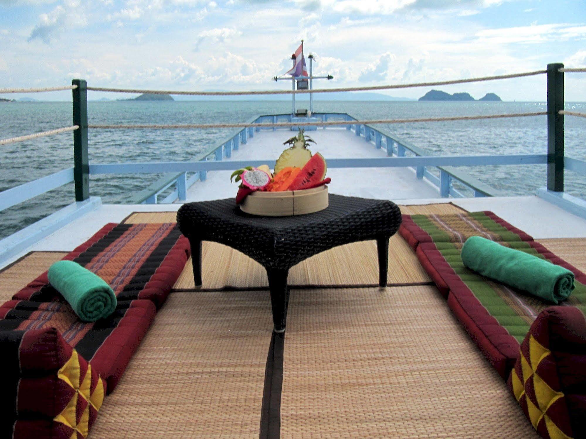 Kupu Kupu Phangan & 5*