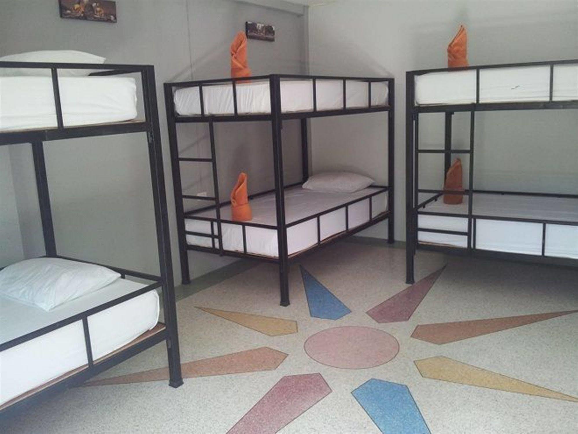 Hotel Hacienda Backpackers