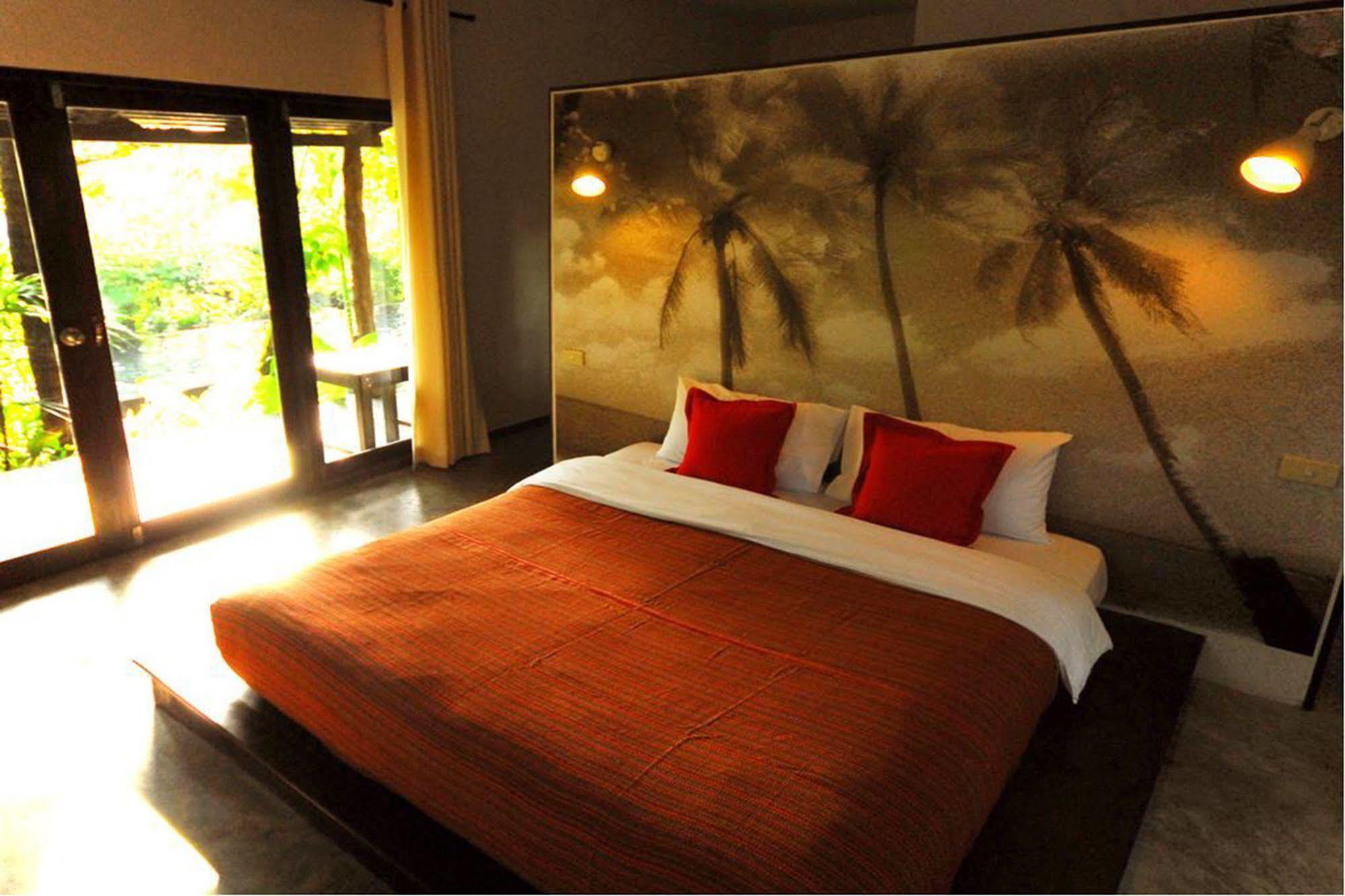 Resort The Sundays Sanctuary &