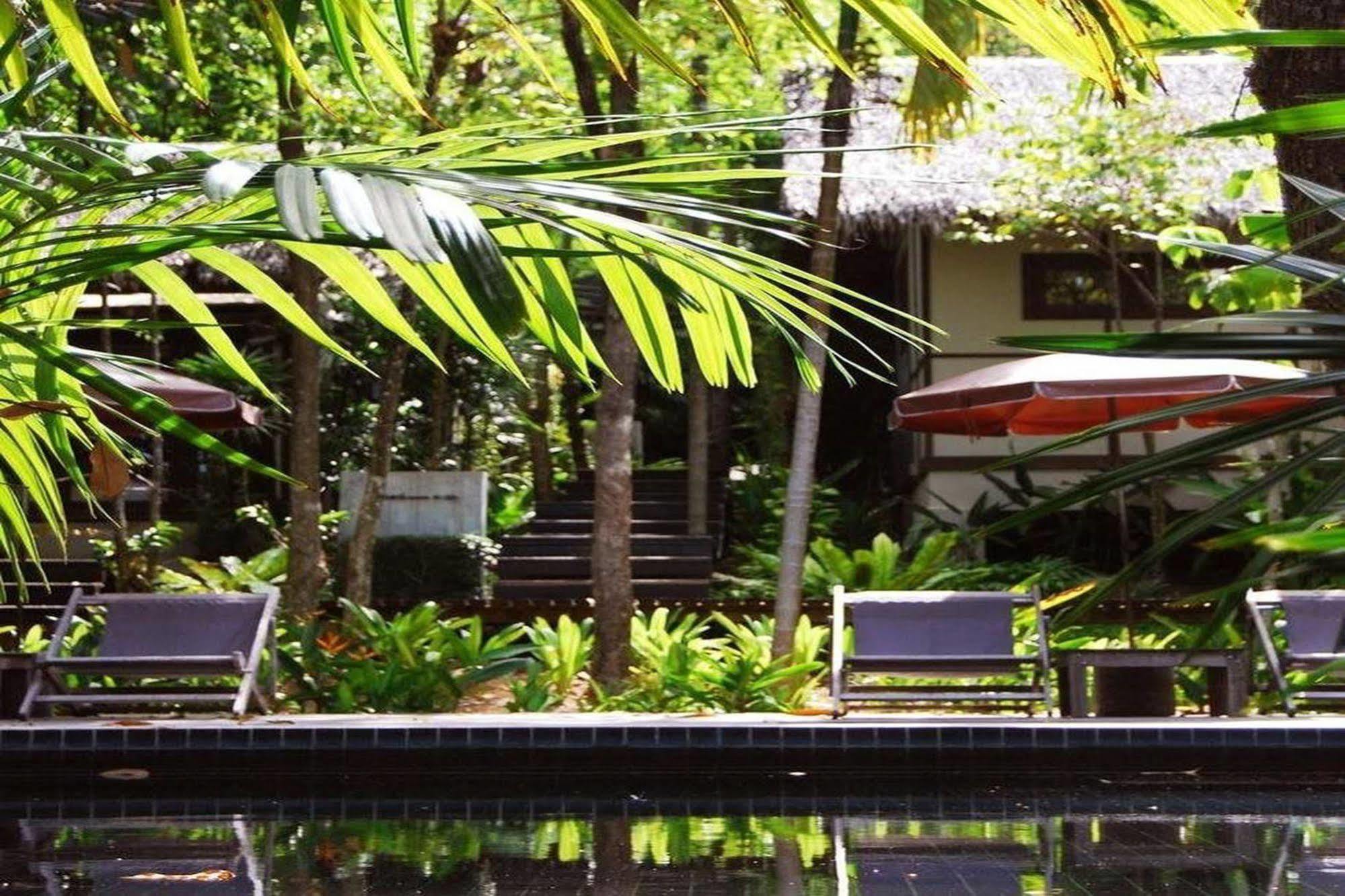 Resort The Sundays Sanctuary &