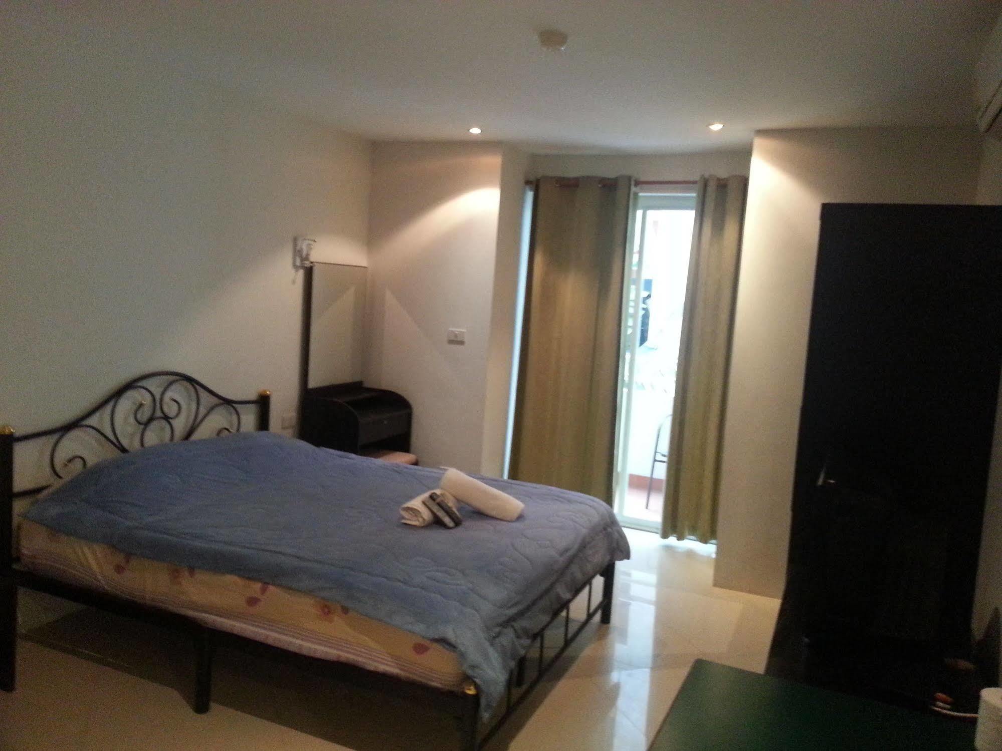 Hotel Daisy 2*