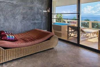 Charu Bay Villa