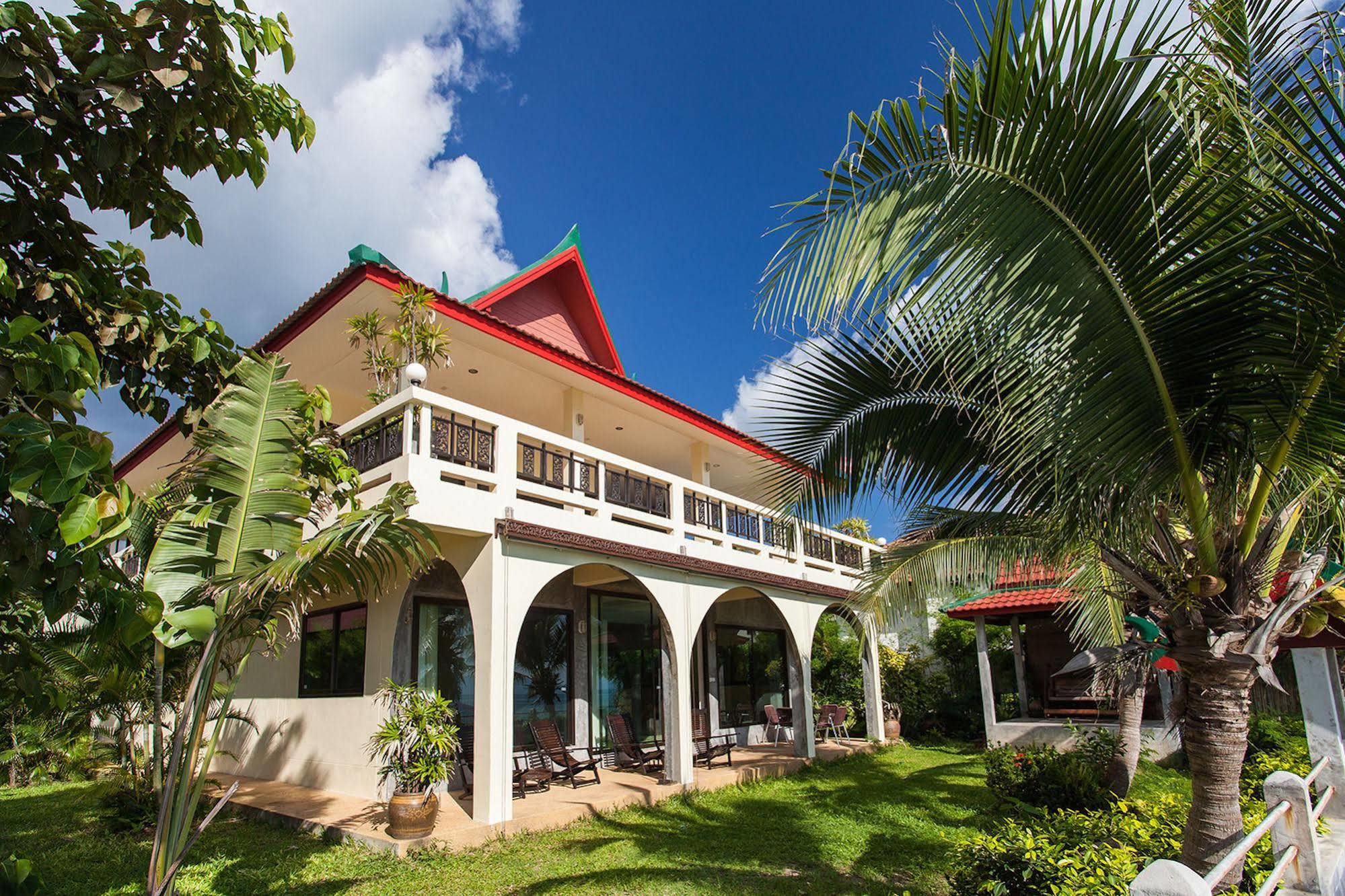Charu Bay * Thongsala