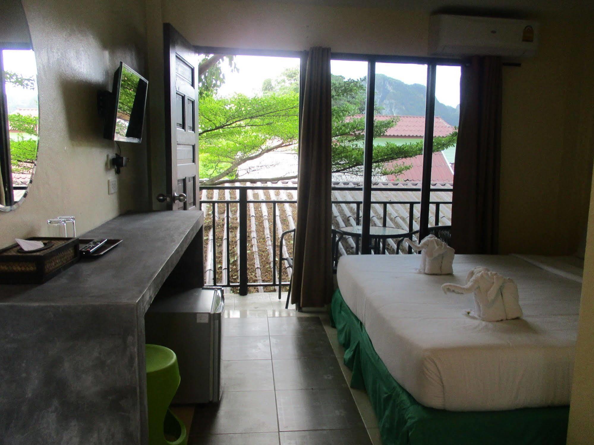 Phi Phi Green House 2*