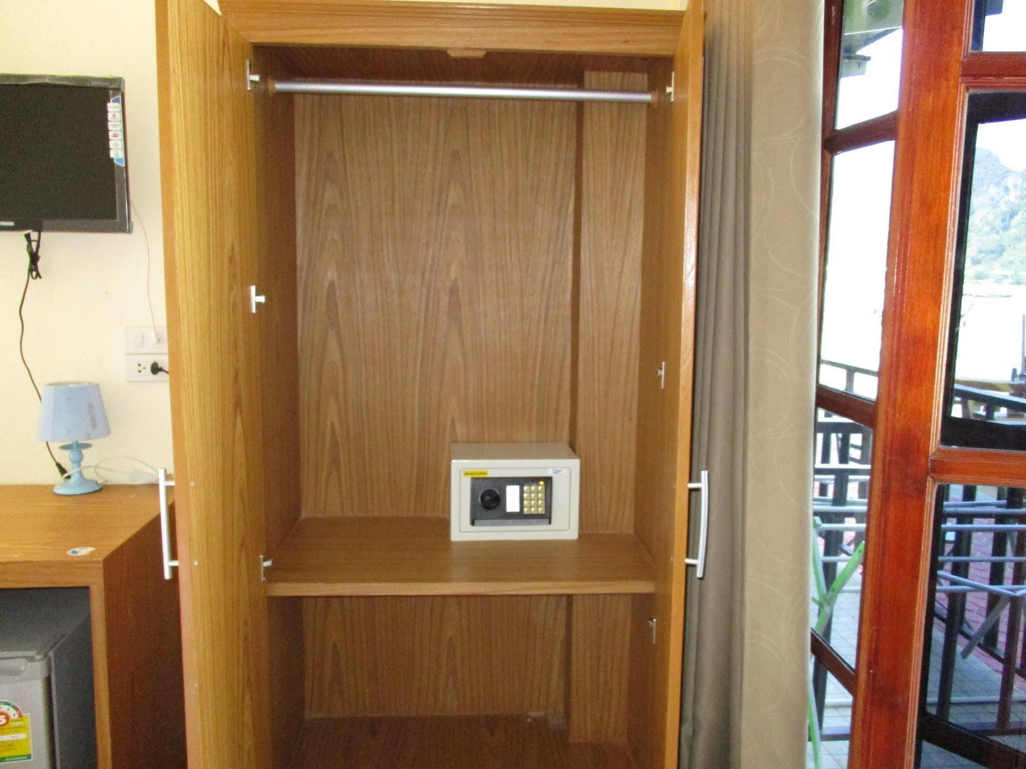 Hotel Phi Phi Green House