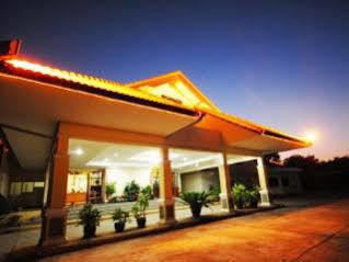 Oyo 859 Golden Land 2*