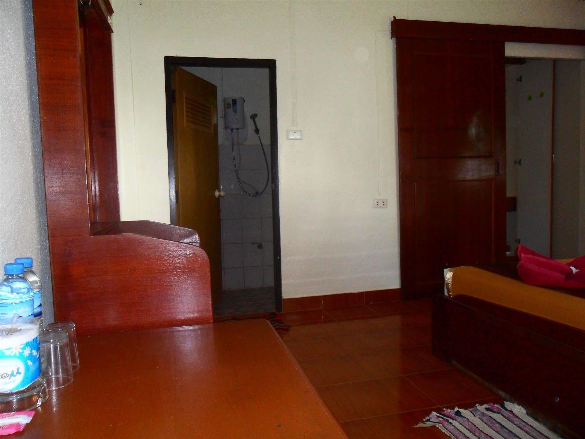 Hotel Lanta Palm , -