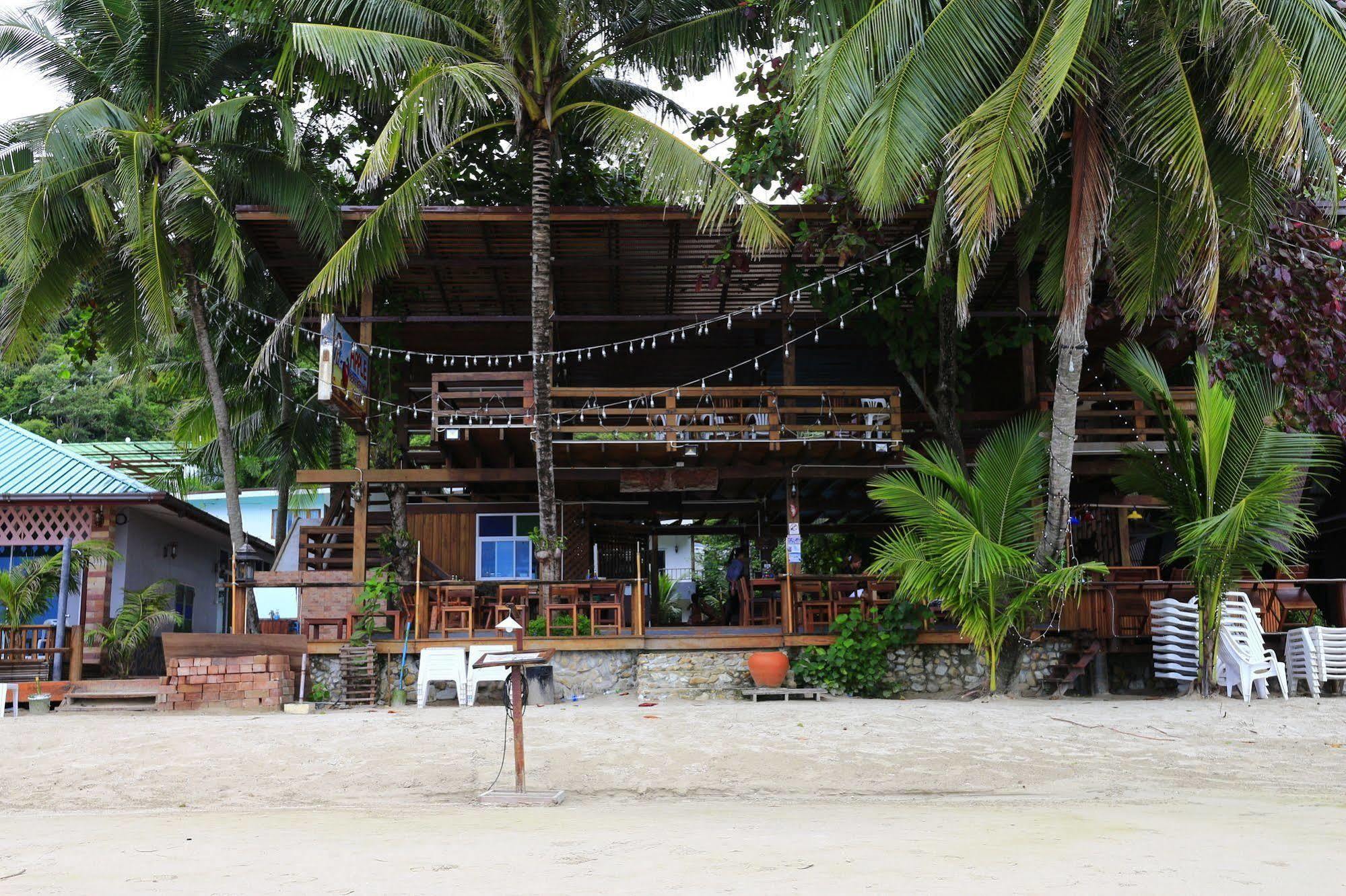 Resort Apple Beachfront Trat