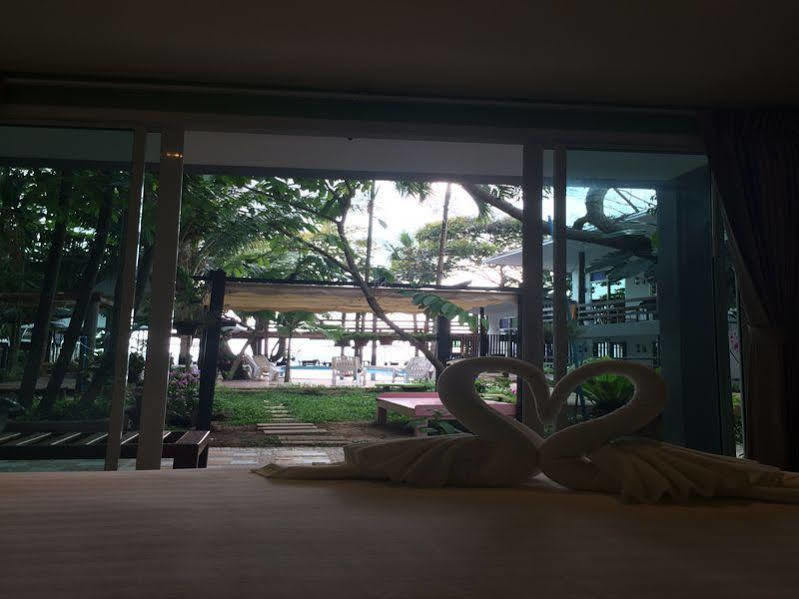 Apple Beachfront 3* Trat