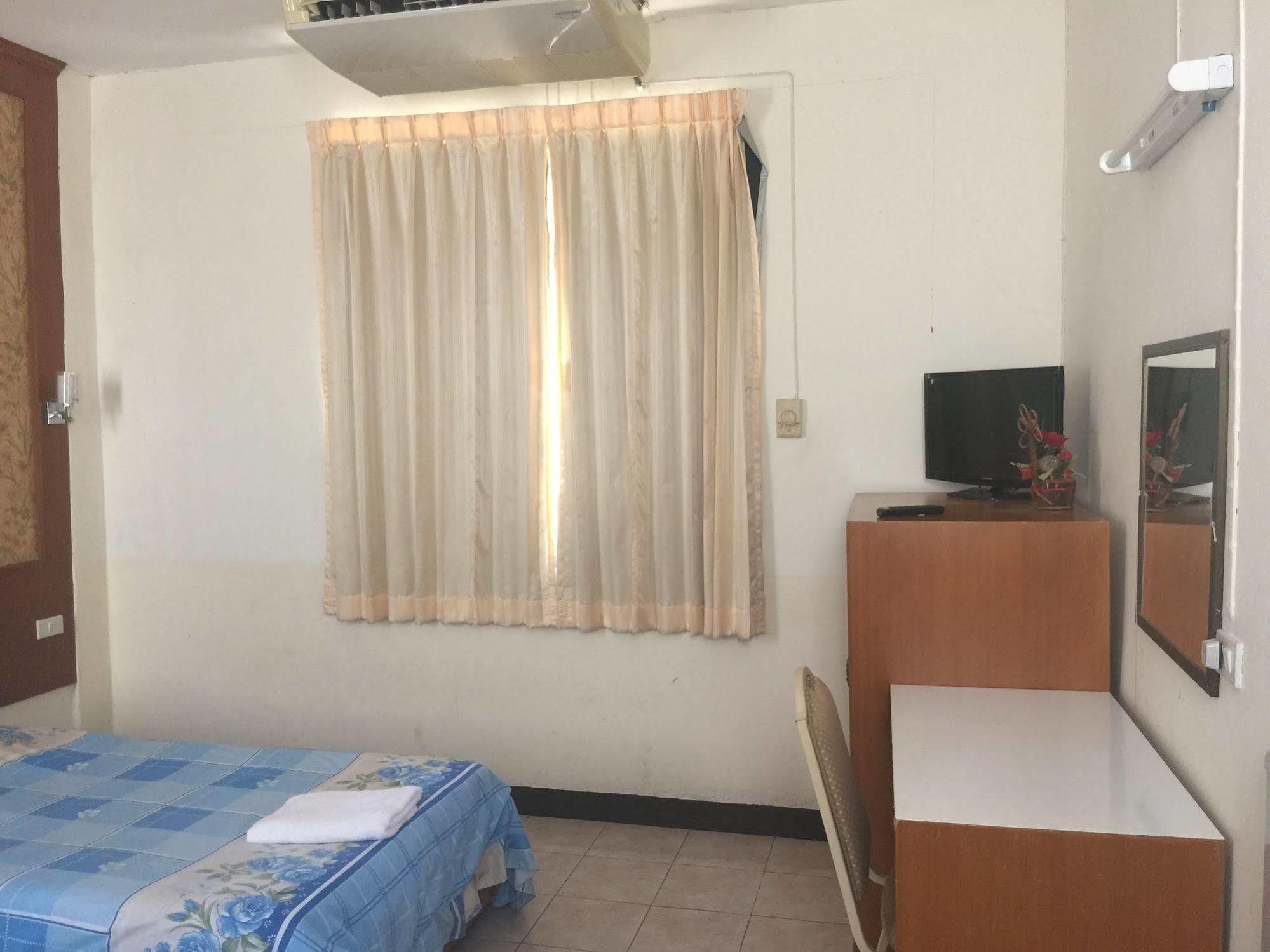 Hotel Chantorn Jomtien 2 2*