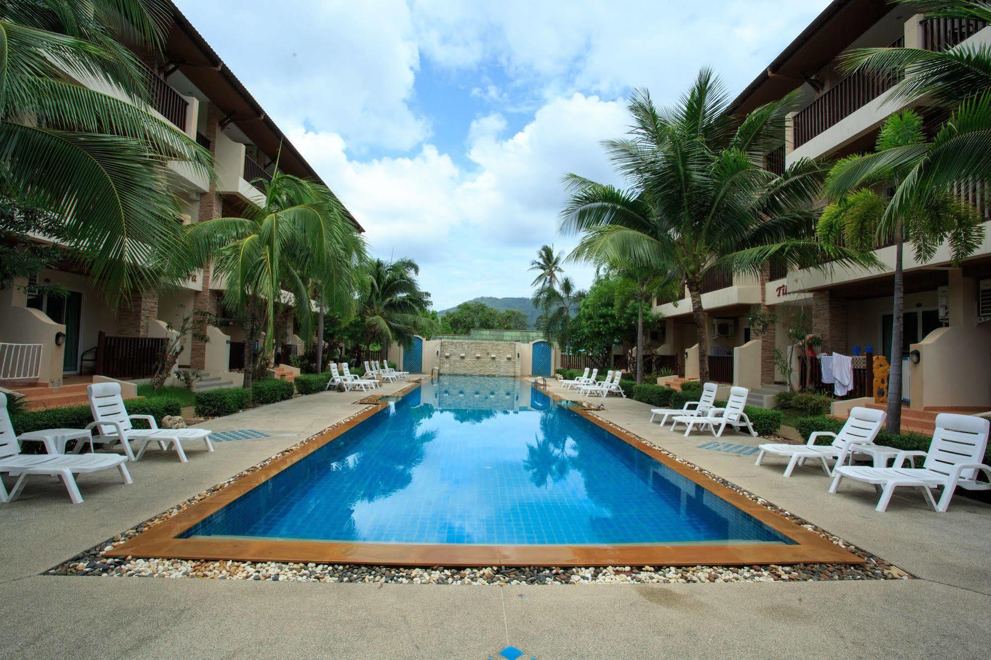Whispering Palms Aparthotel