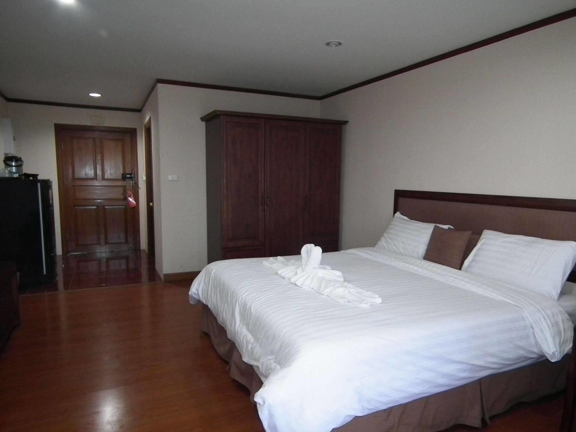 Abricole At Hill * Pattaya