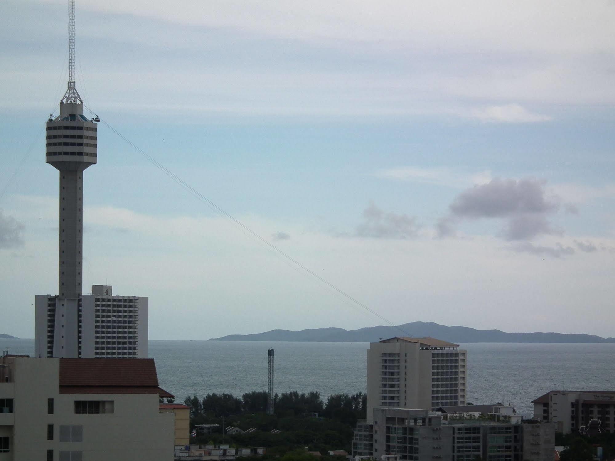 Apartment Abricole At Hill Pattaya