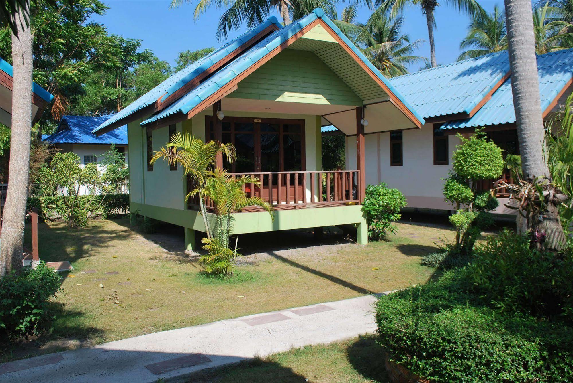 Resort Siraya Beachfront